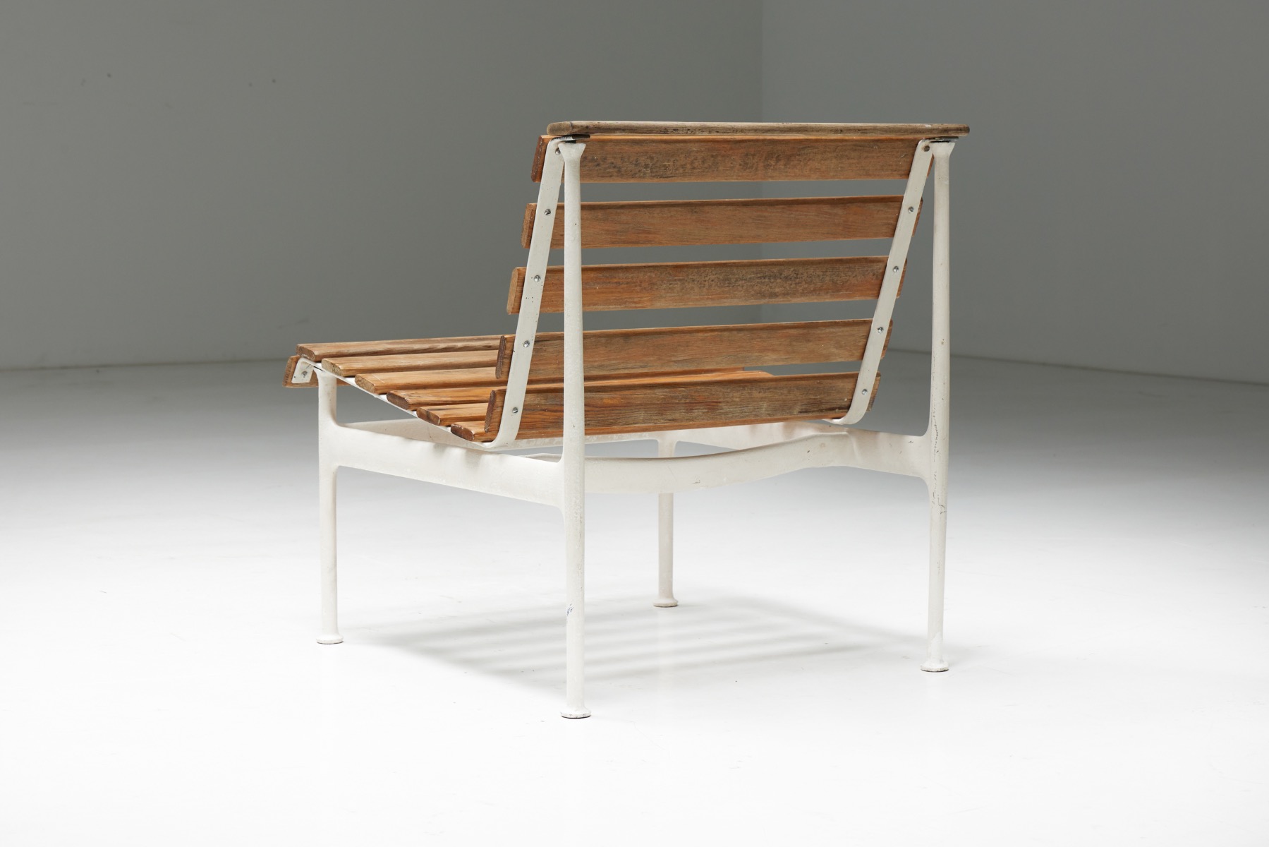Museum level 1960s Knoll chaise
