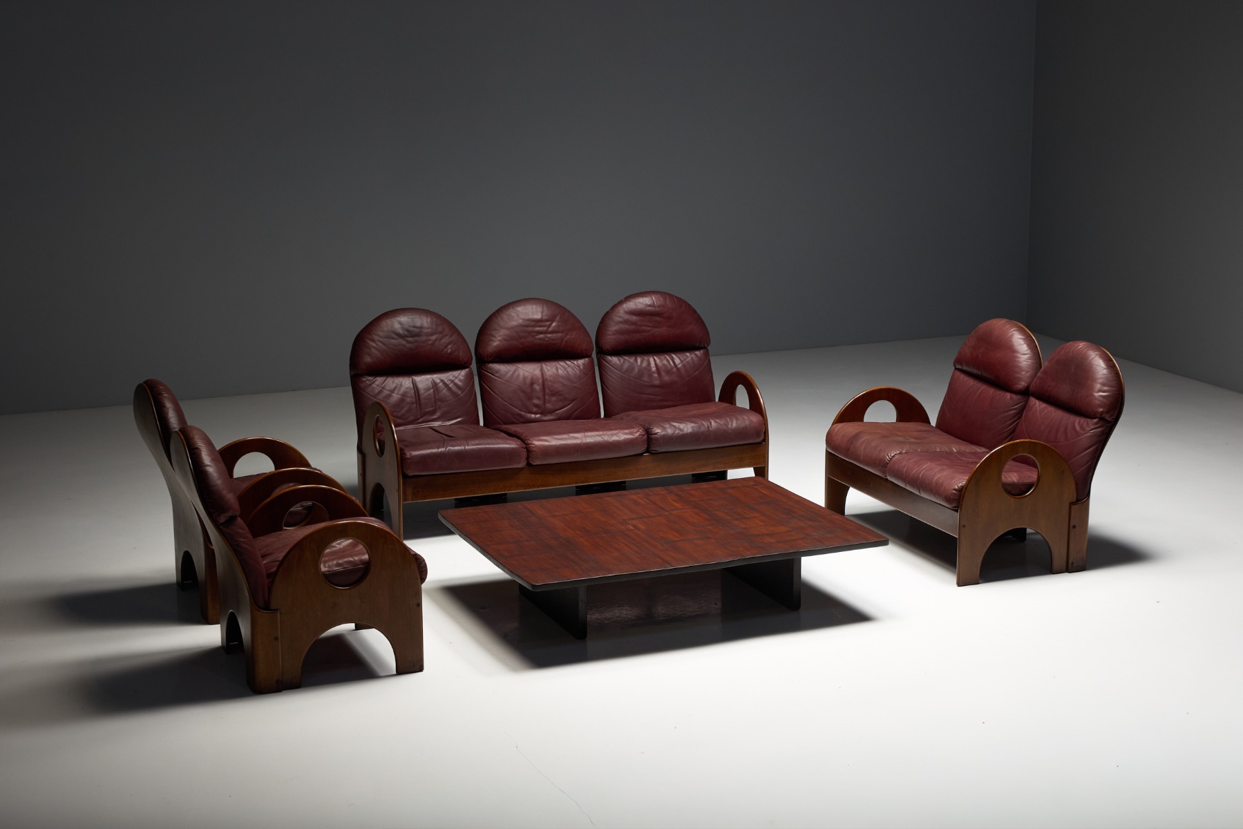 Italian modernism loveseat Arcata by Gae Aulenti