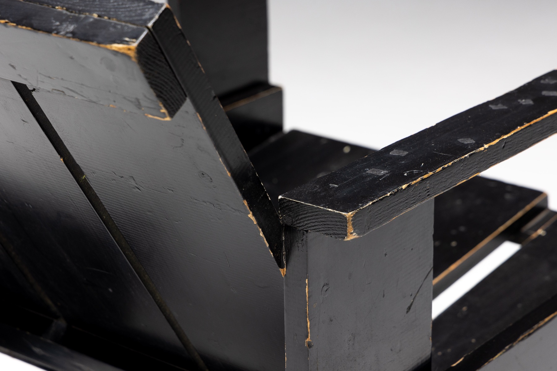 Solid wood crate chair in Rietveld style