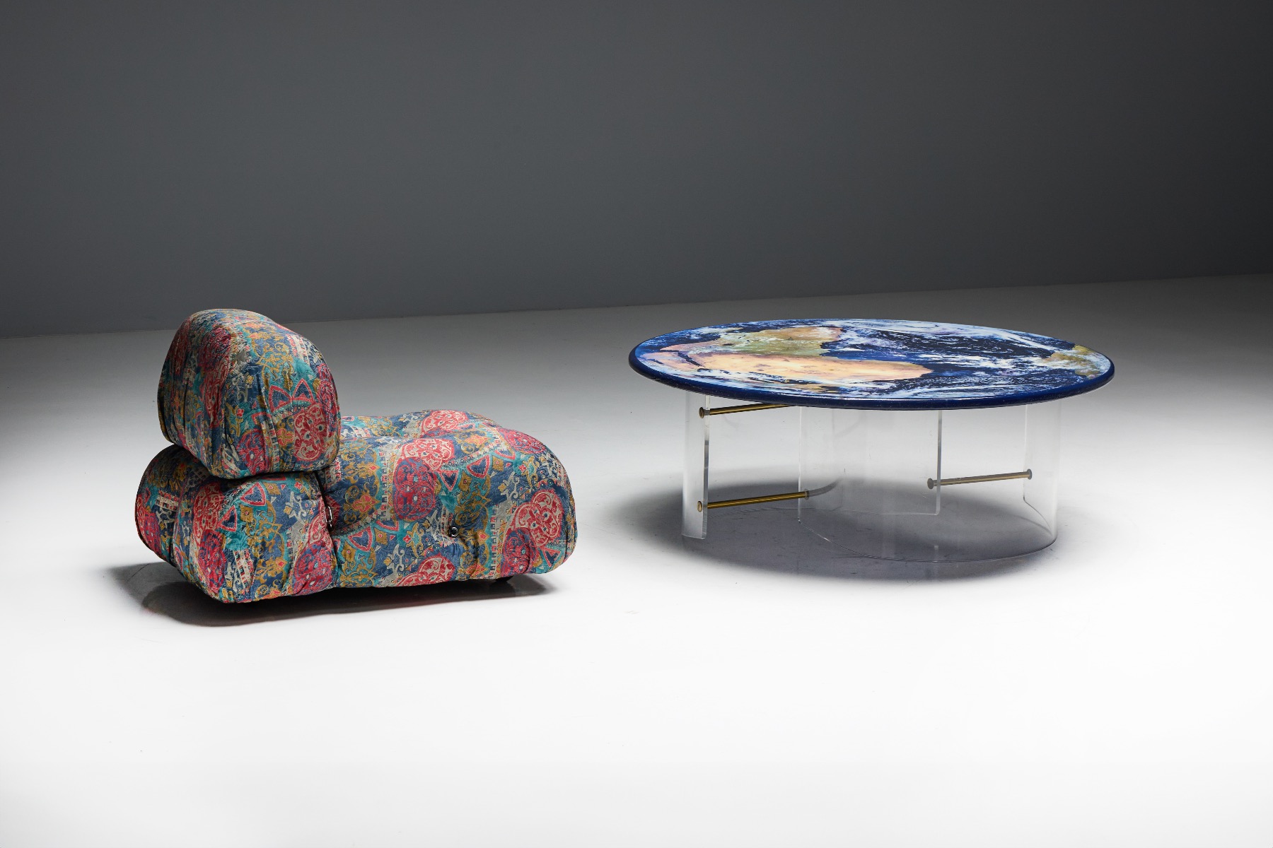 Unique plexiglass coffee table with globe form from the 1990s