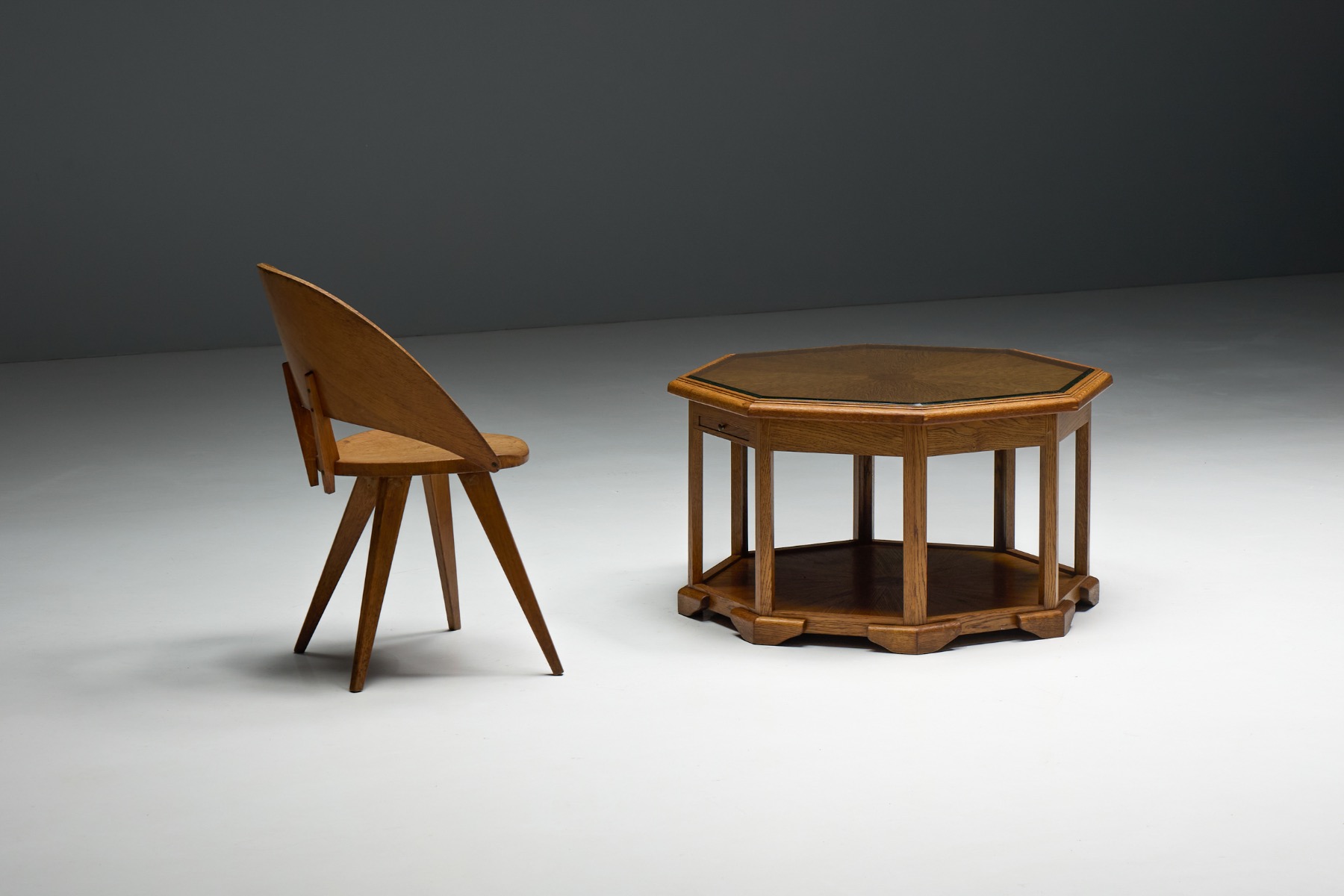 Classic Art Deco octagonal coffee table with symmetrical top 