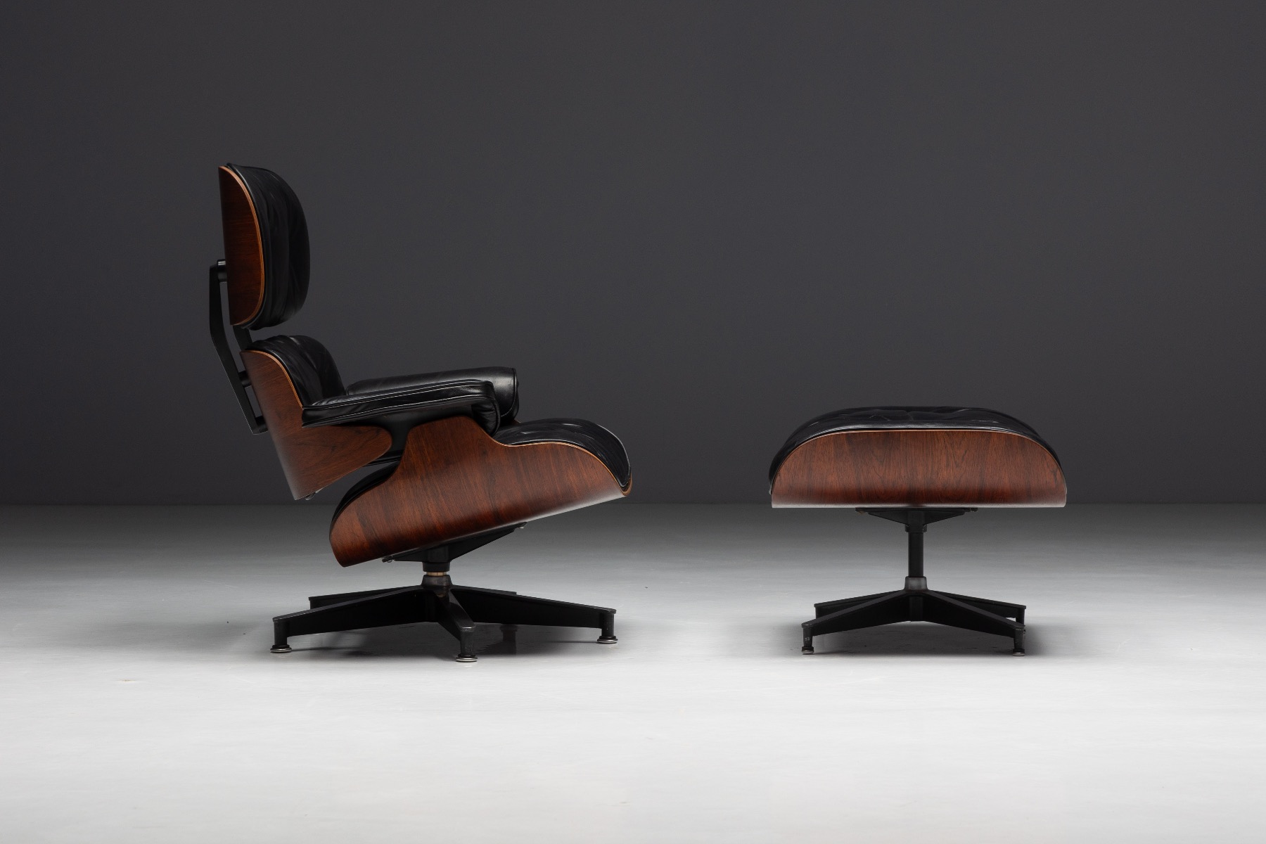 Authentic Eames Lounge Chair with original ottoman from 1957