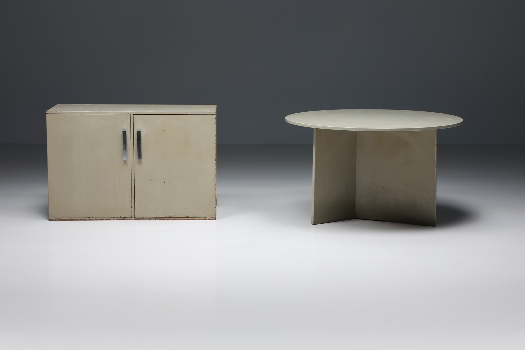 Minimalist modernist sideboard in Gerald Summers style