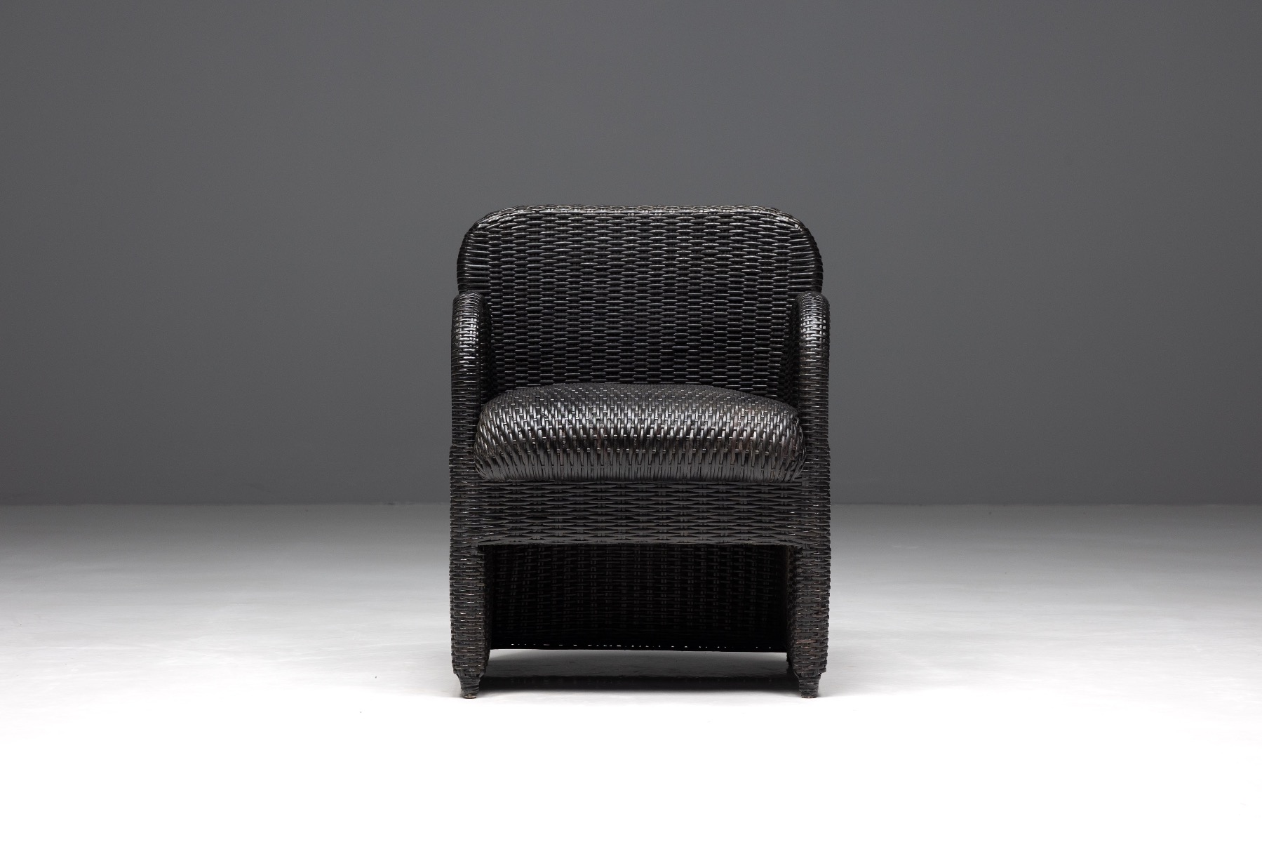 Modern lounge armchairs by Gae Aulenti for Tecno