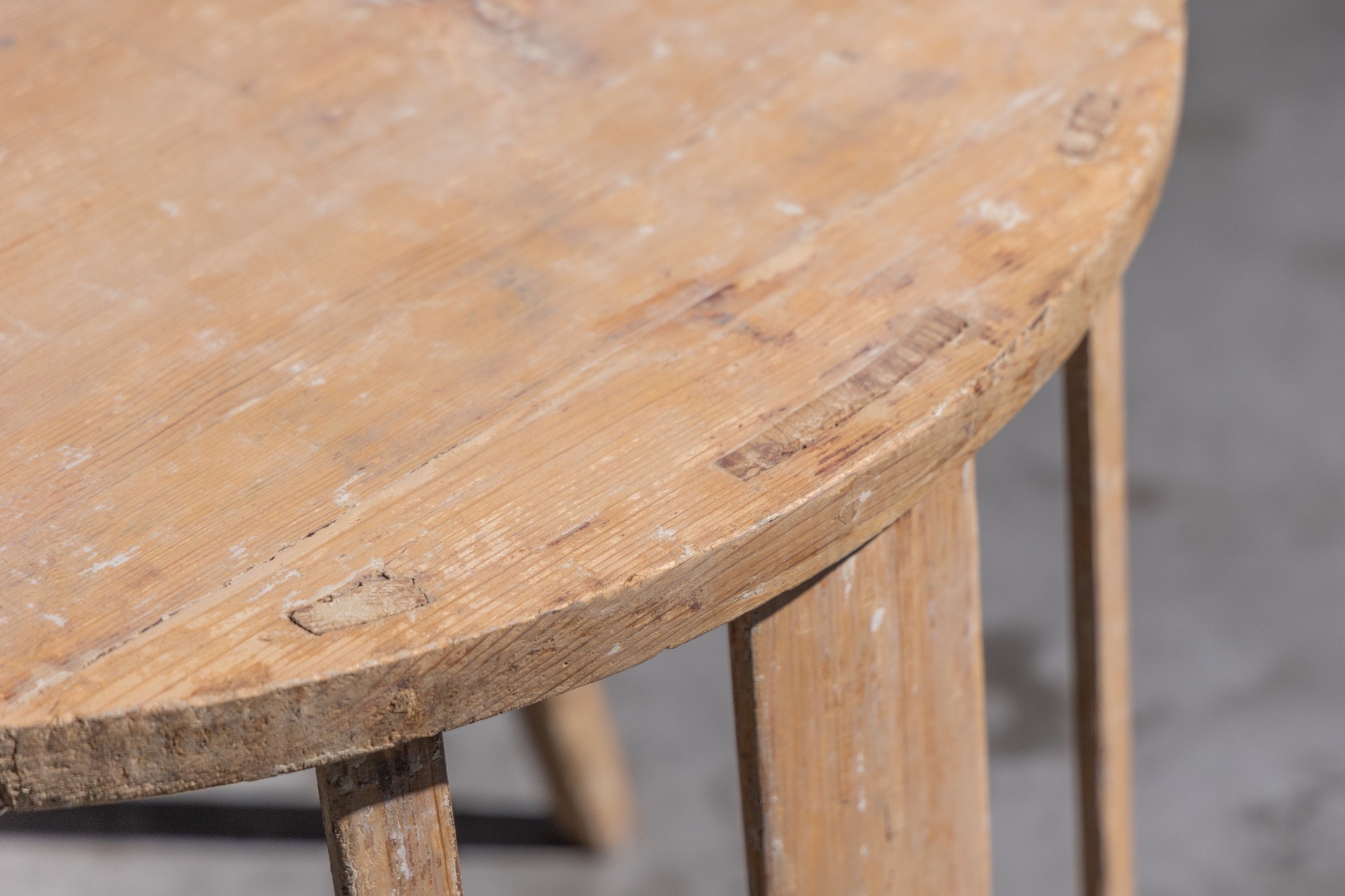 Museum level 19th century rustic transforming chair