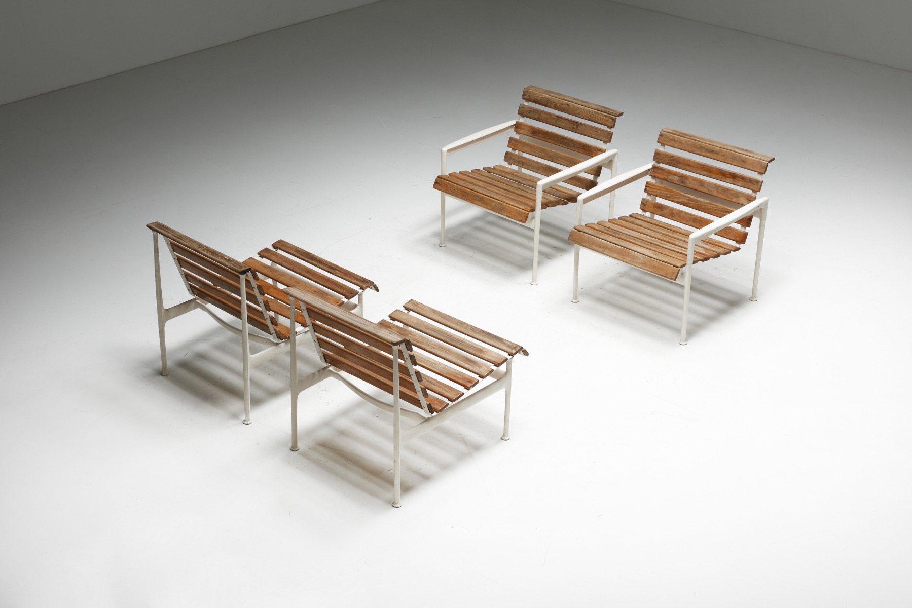 Classic modernist chaise longue by Schultz