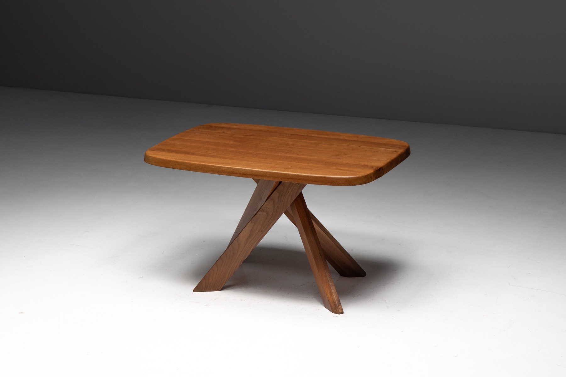 Timeless T35 dining table with French modernist character