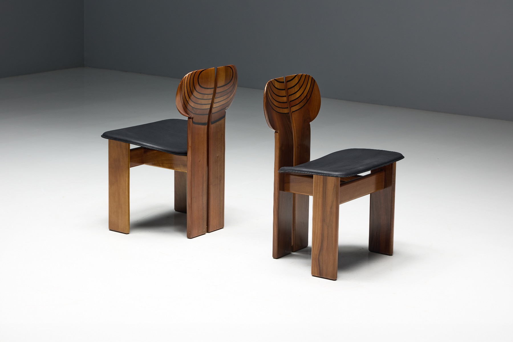 Africa dining seating 1970s