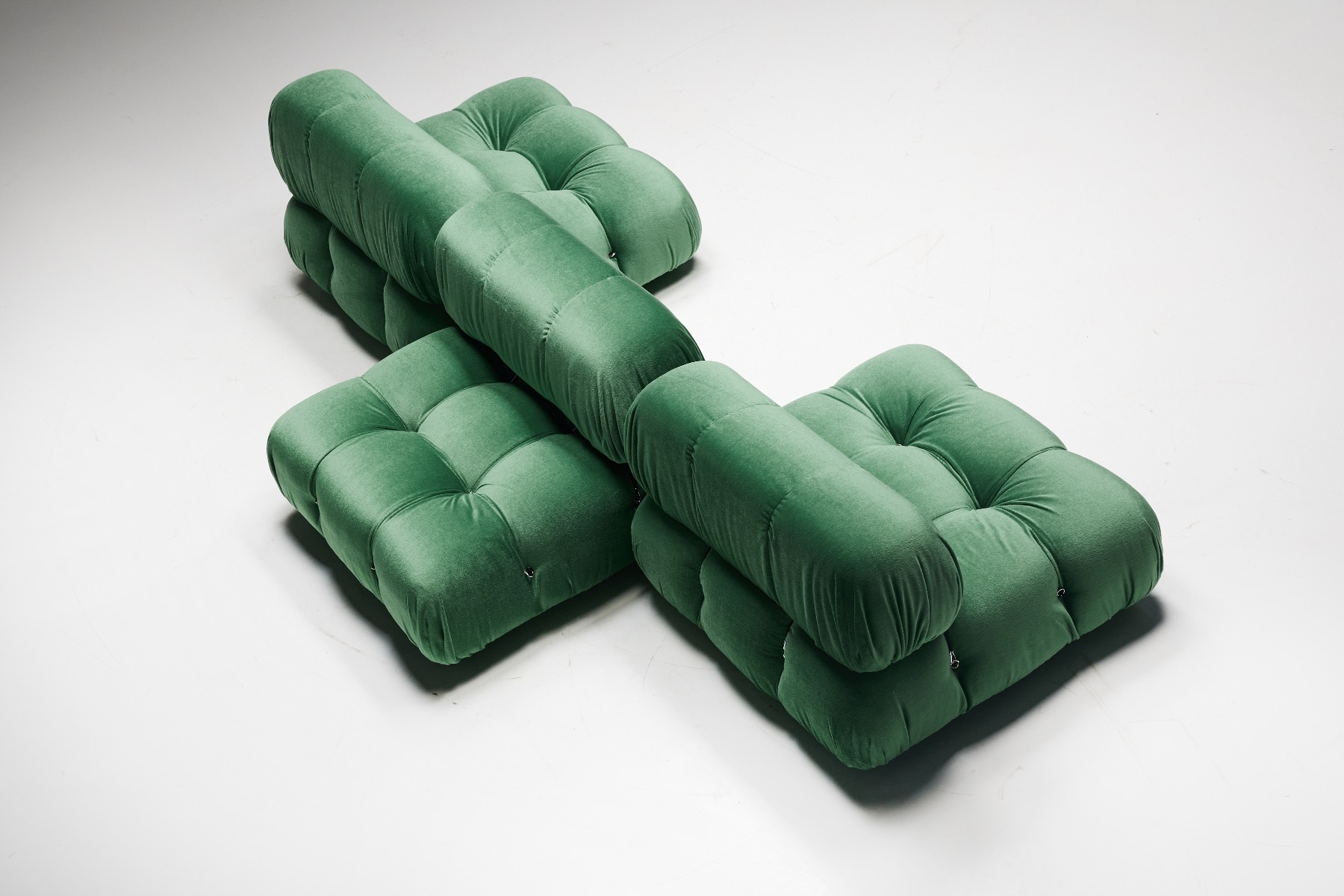 Architectural modular sofa Camaleonda by Mario Bellini