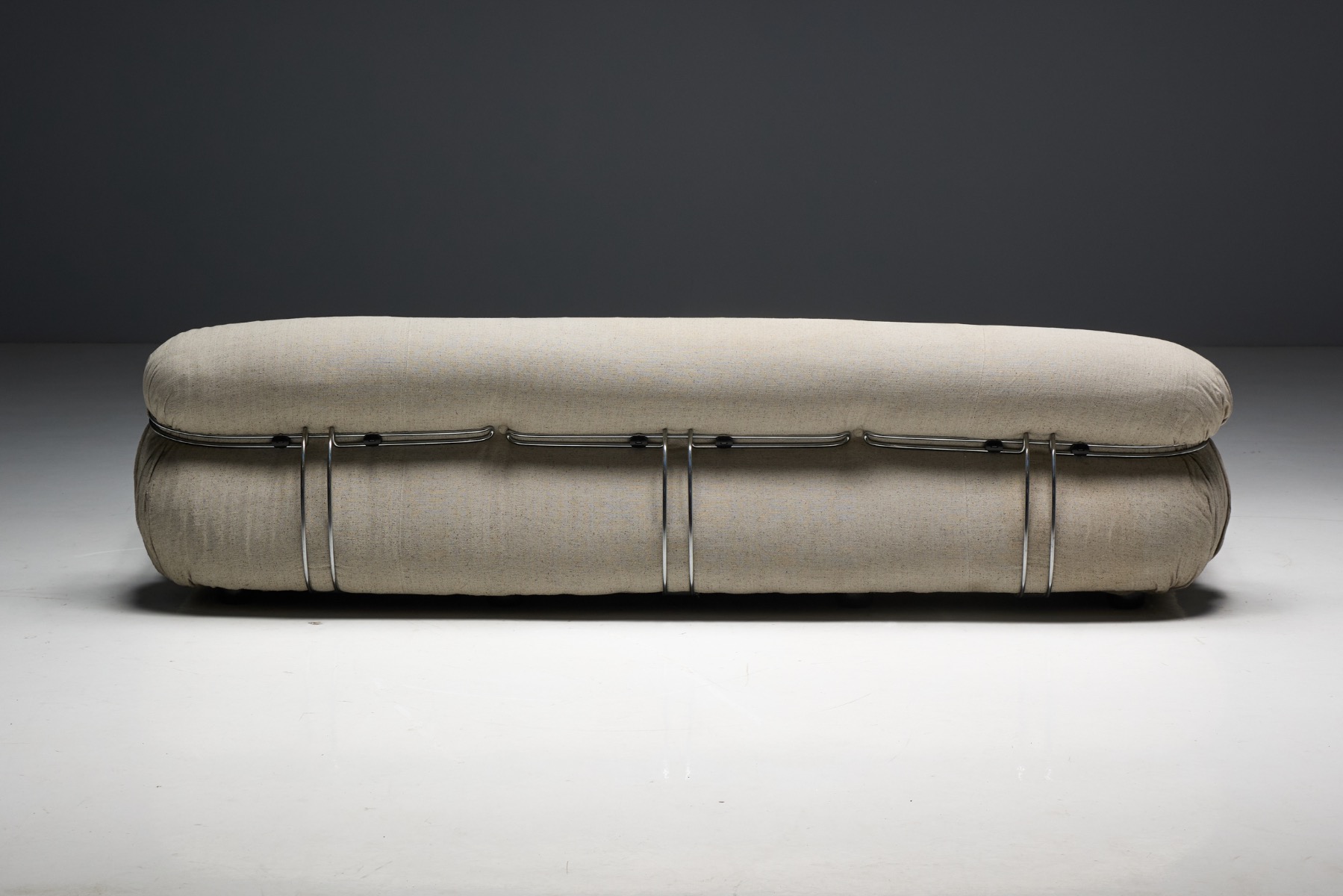 Modernist Italian Soriana sofa produced by Cassina