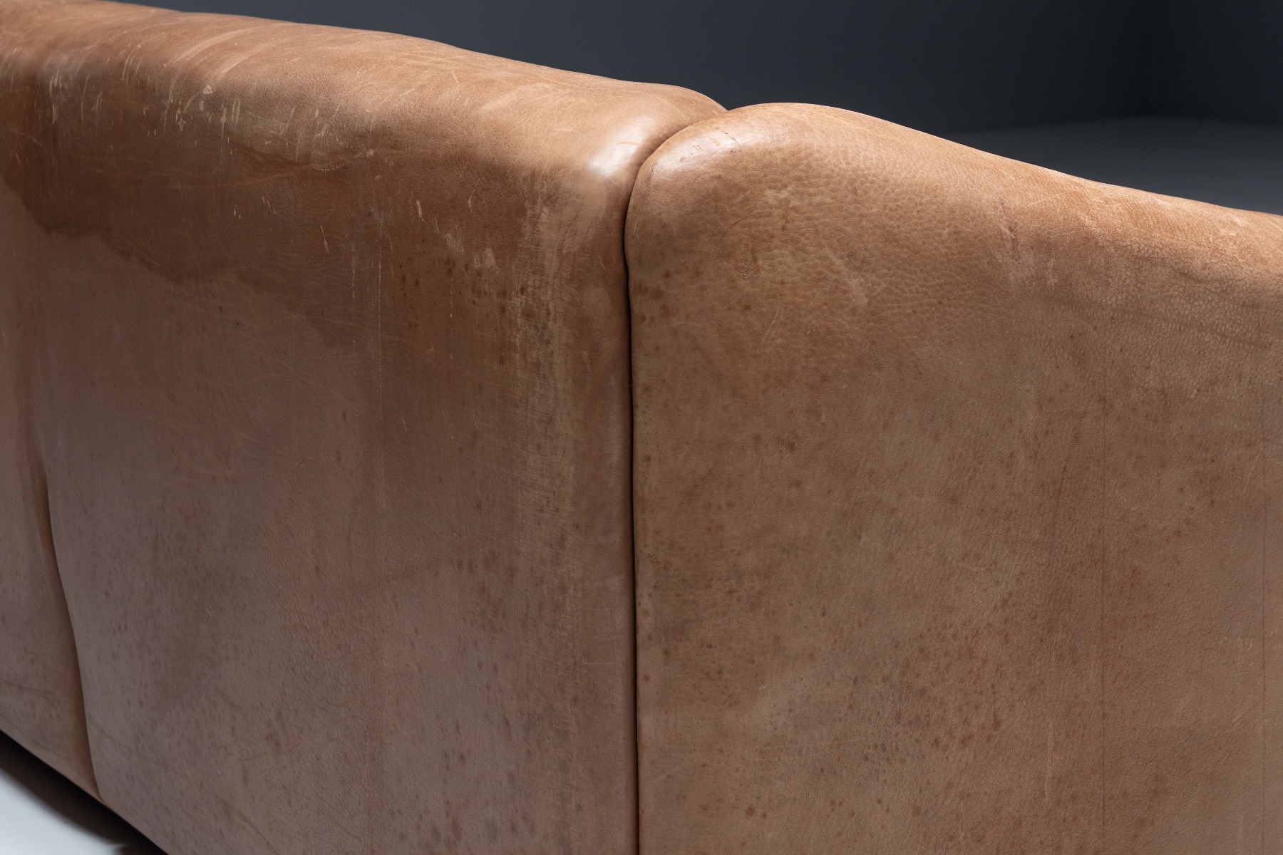 Vintage Swiss De Sede DS 47 sofa in natural leather