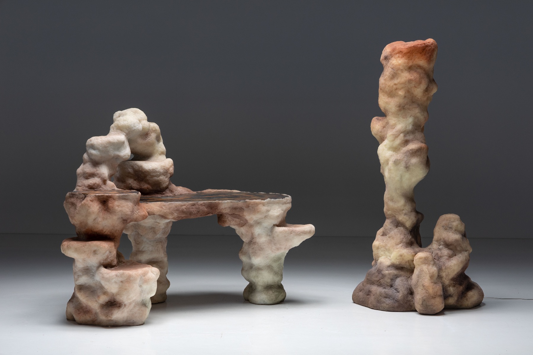 Contemporary art furniture lithic desk and chair