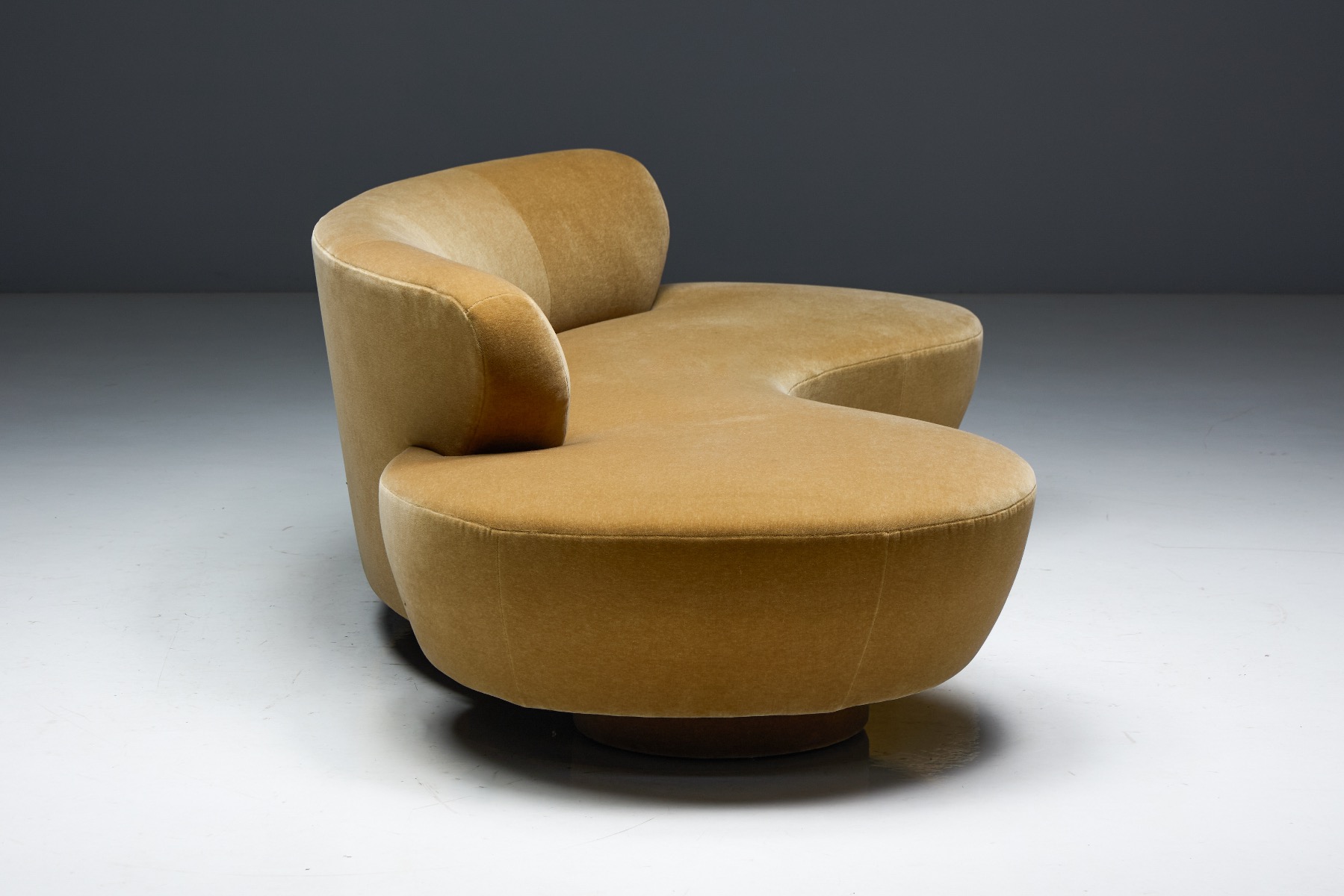 Statement Serpentine sofa designed by Vladimir Kagan
