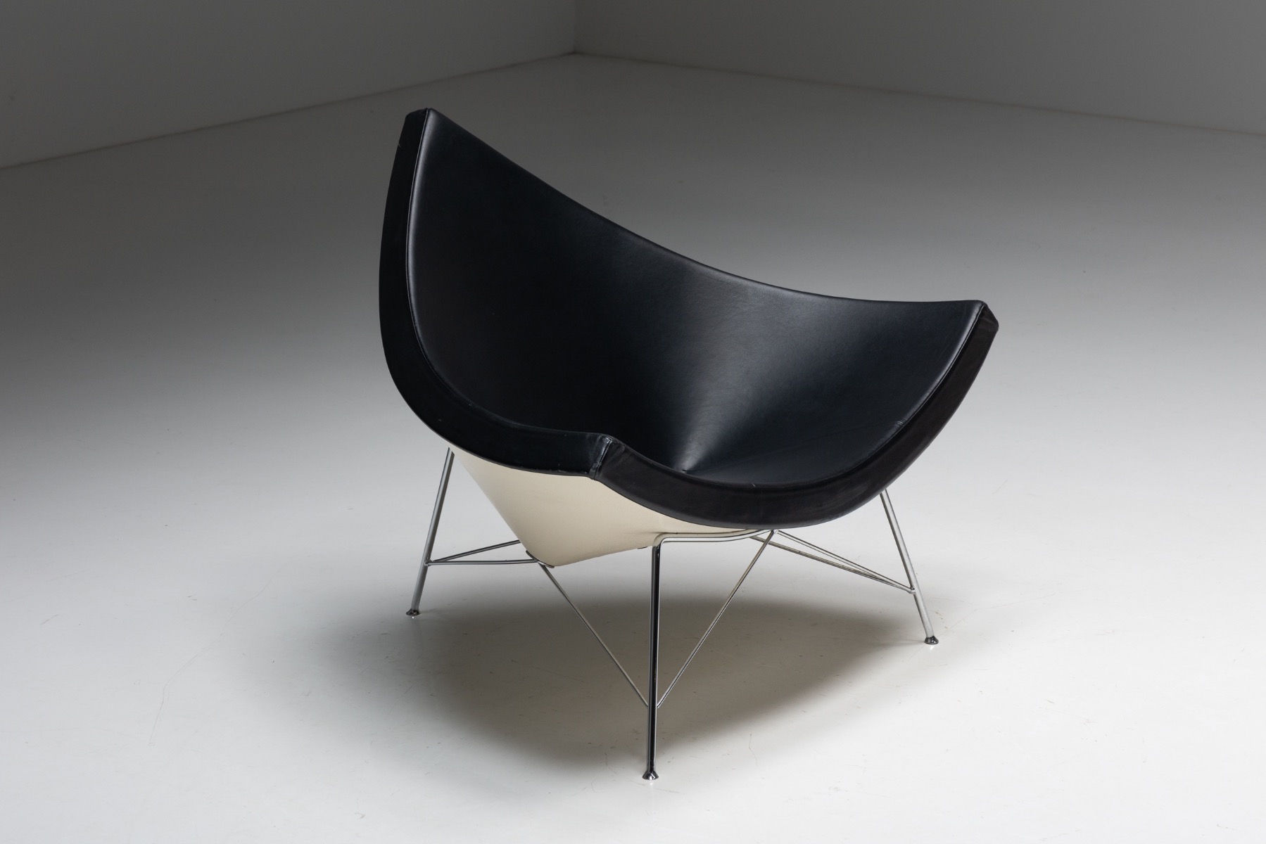 Refined Vitra Coconut Chair with iconic silhouette