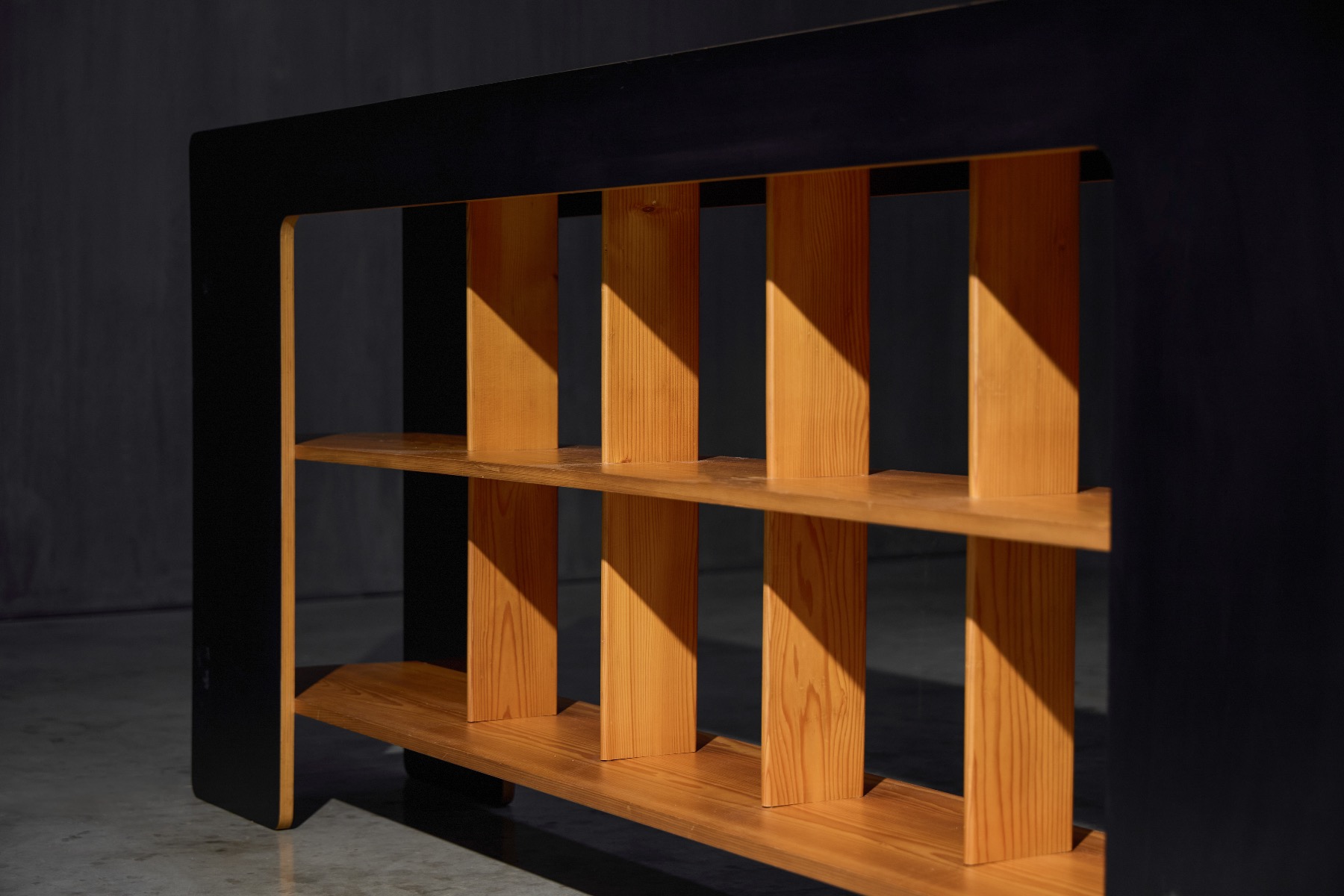Museum level postmodern bookcase by Pamio and Toso