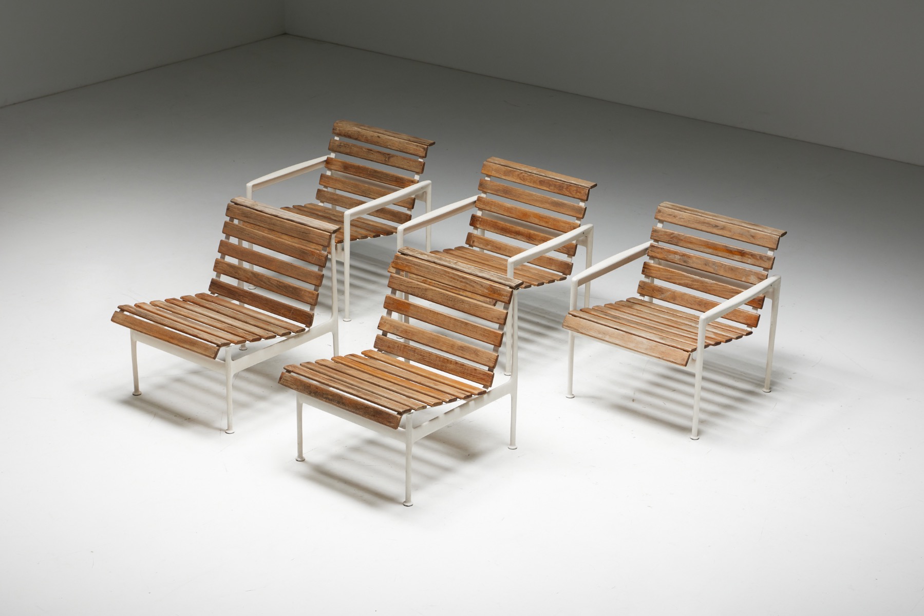 Design forward 1960s chaise lounge