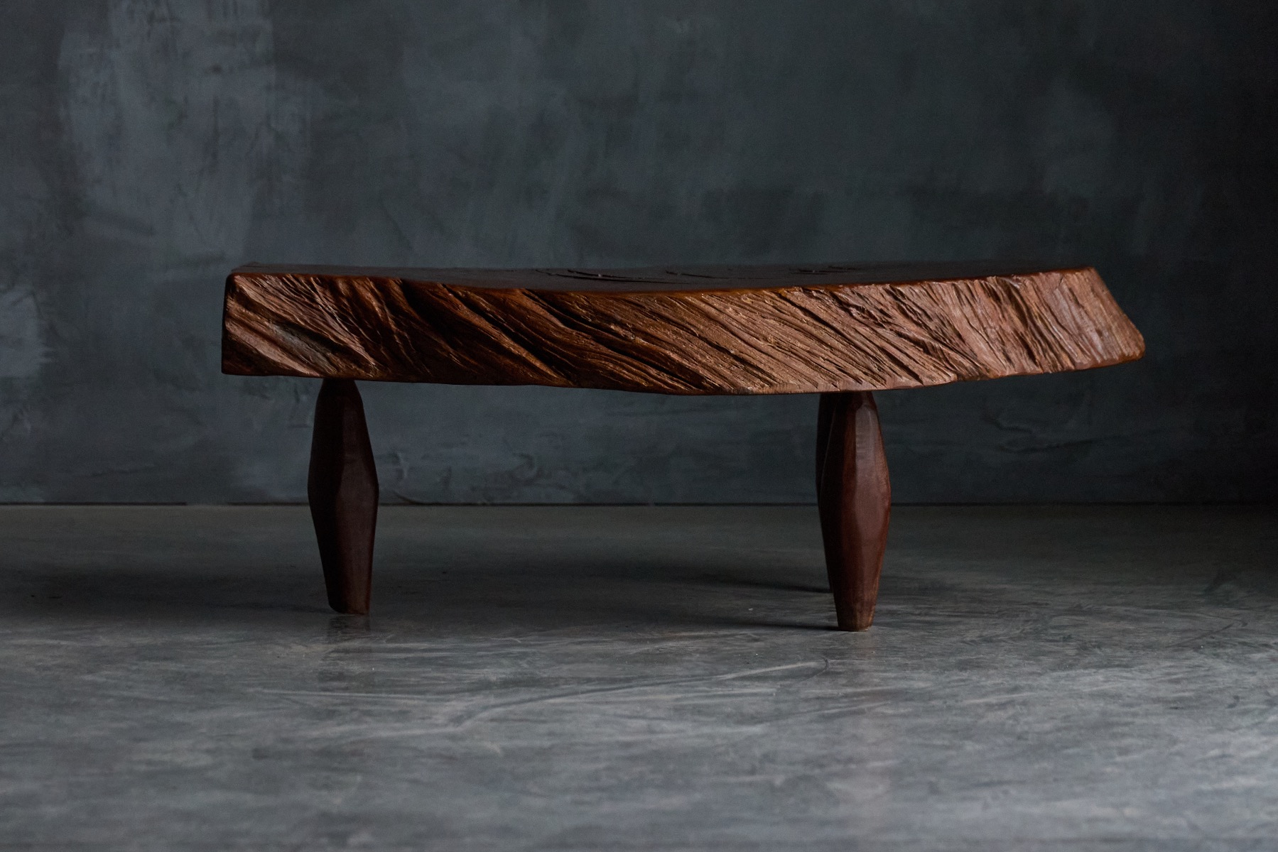 Expressive solid wood design by José Zanine Caldas