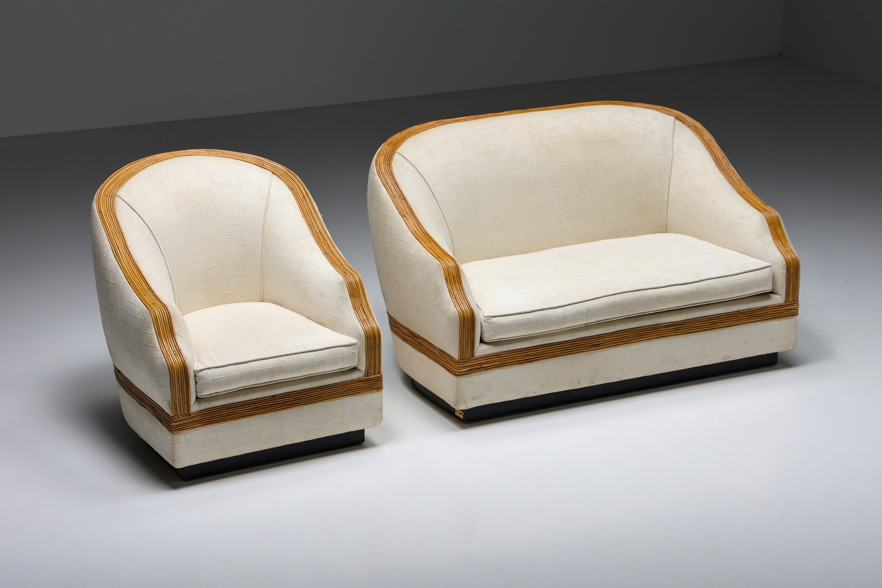 Refined Italian bergere chair in vintage style