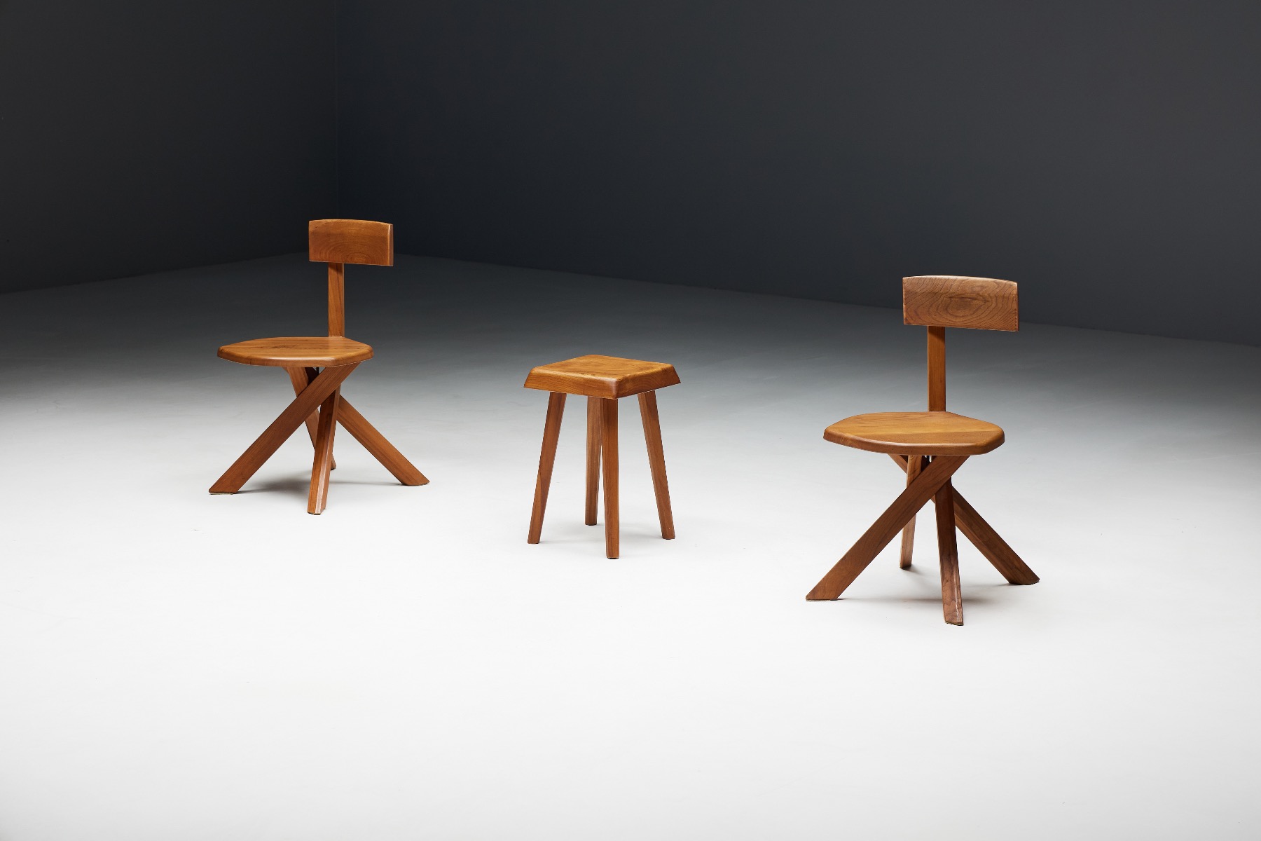 Timeless S01 stool in solid wood by Pierre Chapo