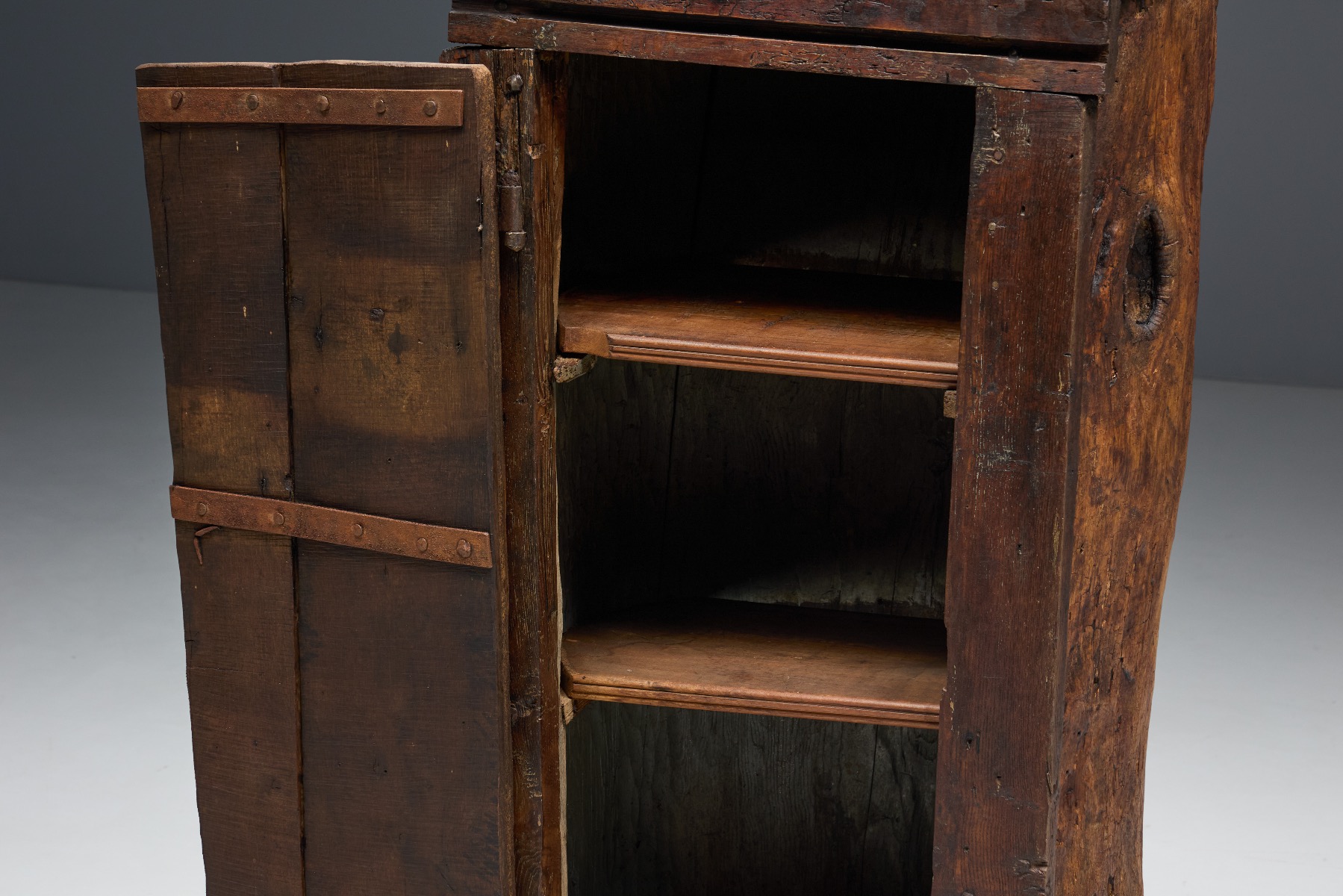 Utilitarian vernacular bonnetière in solid wood