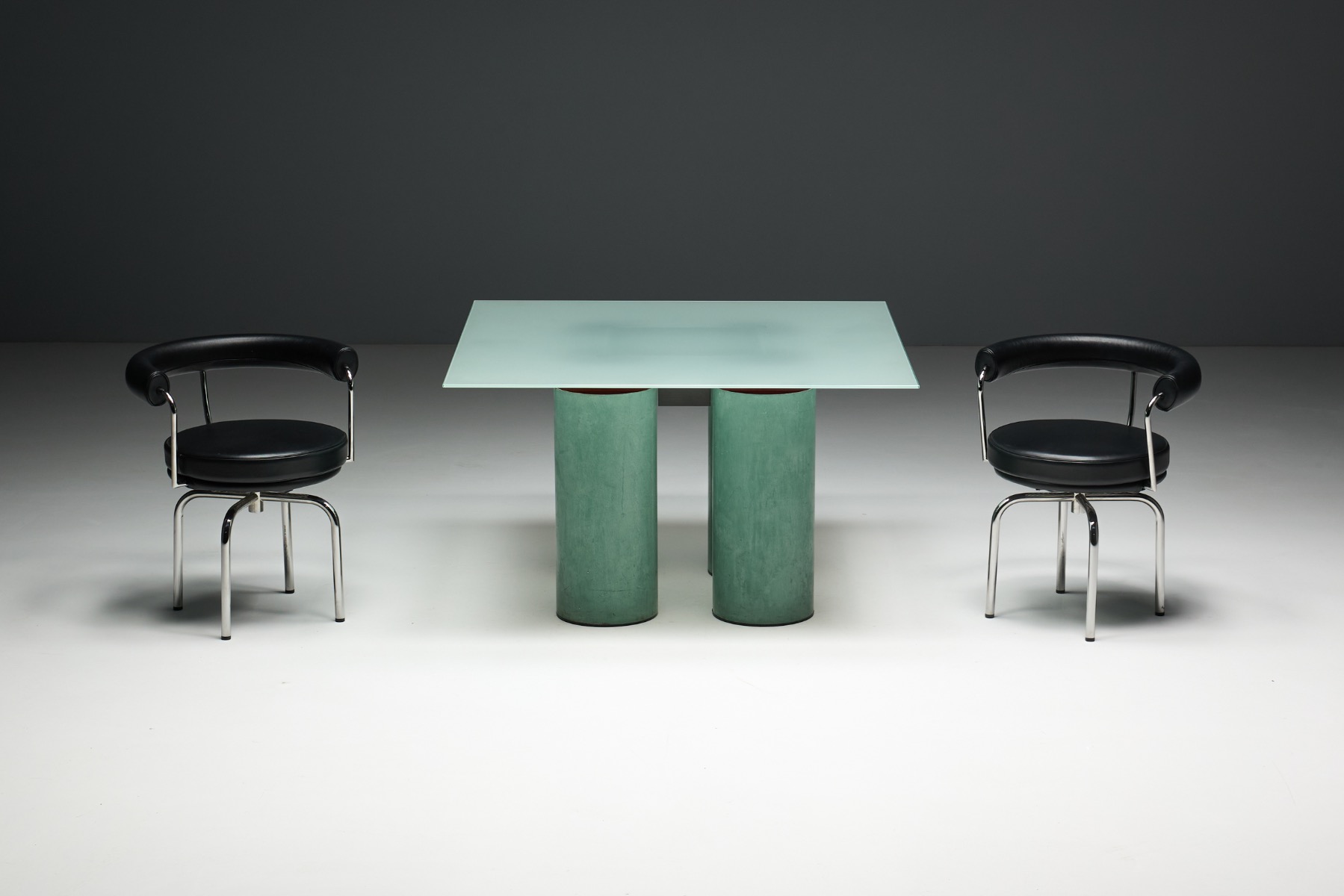 Modern Italian dining table Serenissimo by Lella and Massimo Vignelli