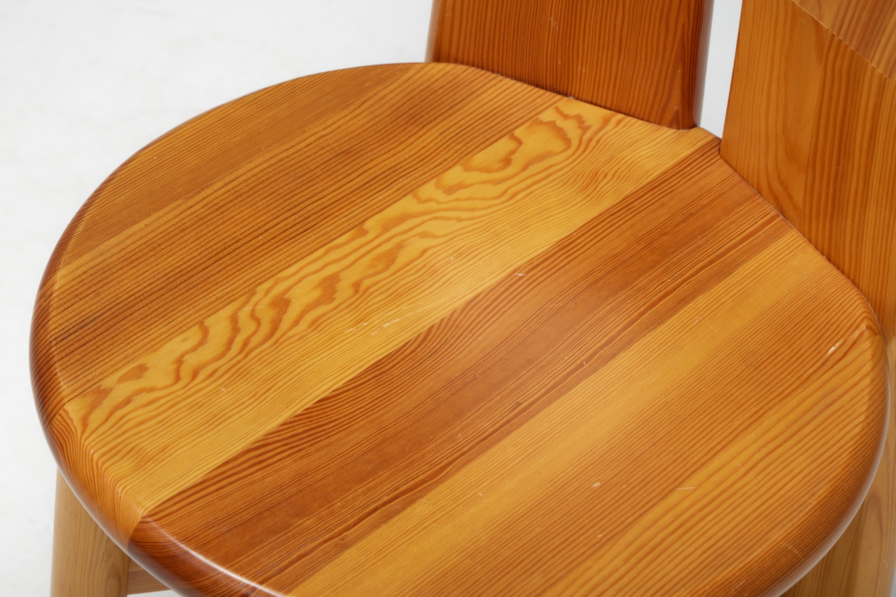Vintage rustic pine dining chairs in Italian design