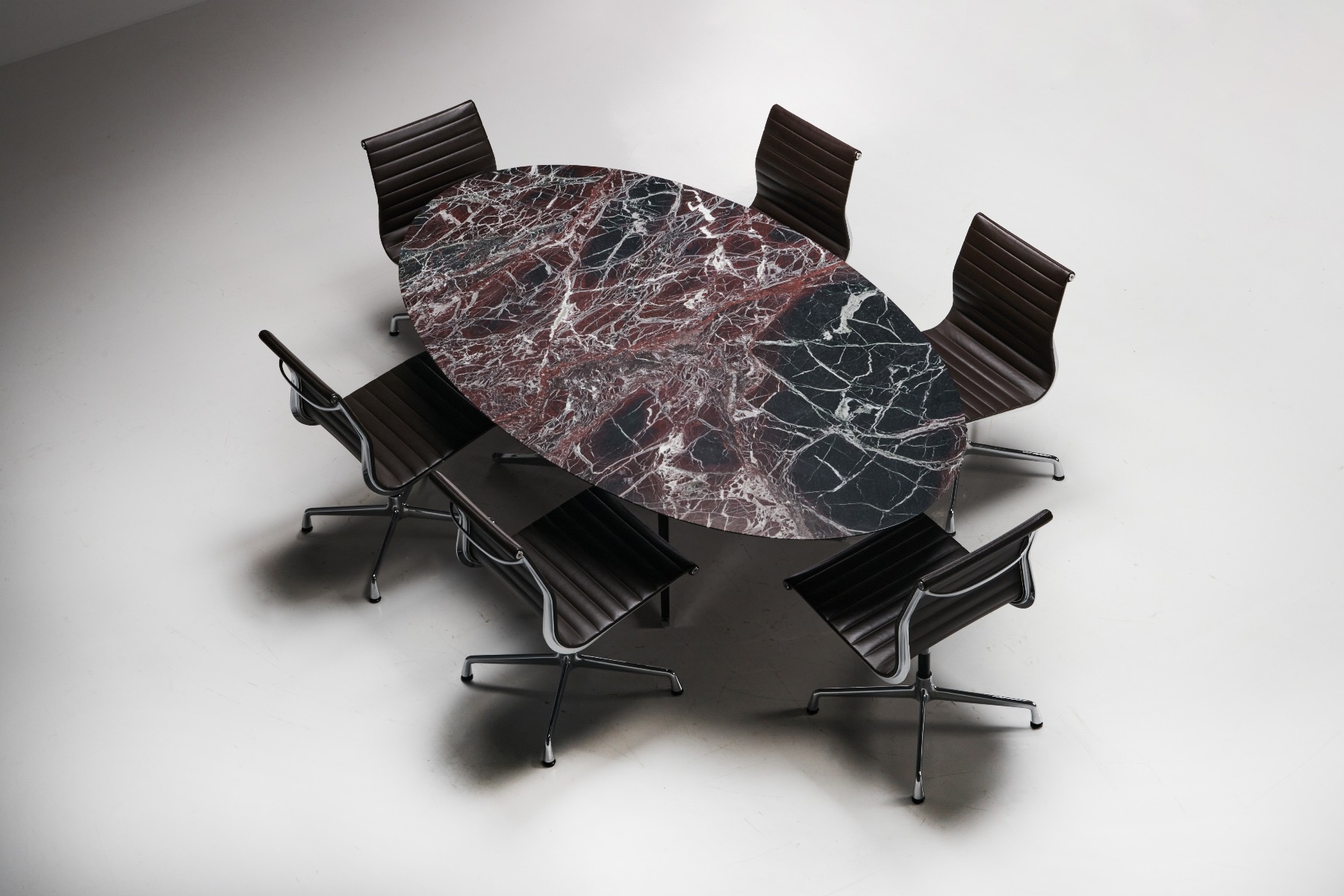 Vintage marble dining table in Florence Knoll style