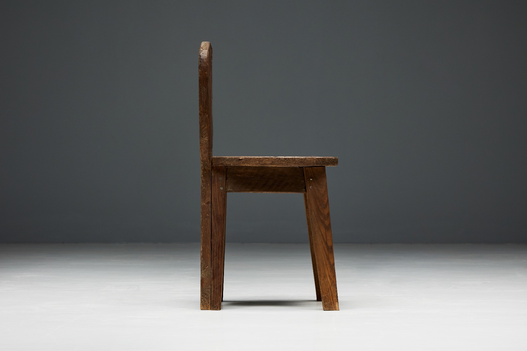 Aged wood brutalist mountain chairs design