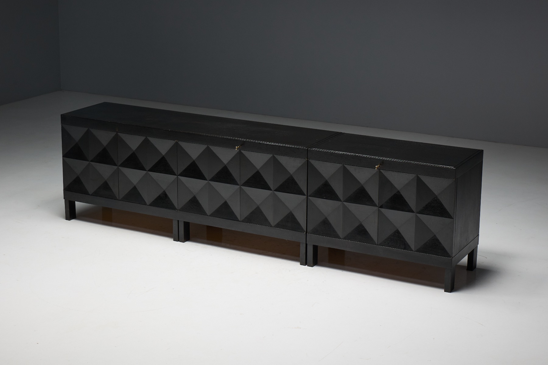Artisan crafted brutalist oak sideboard by De Coene