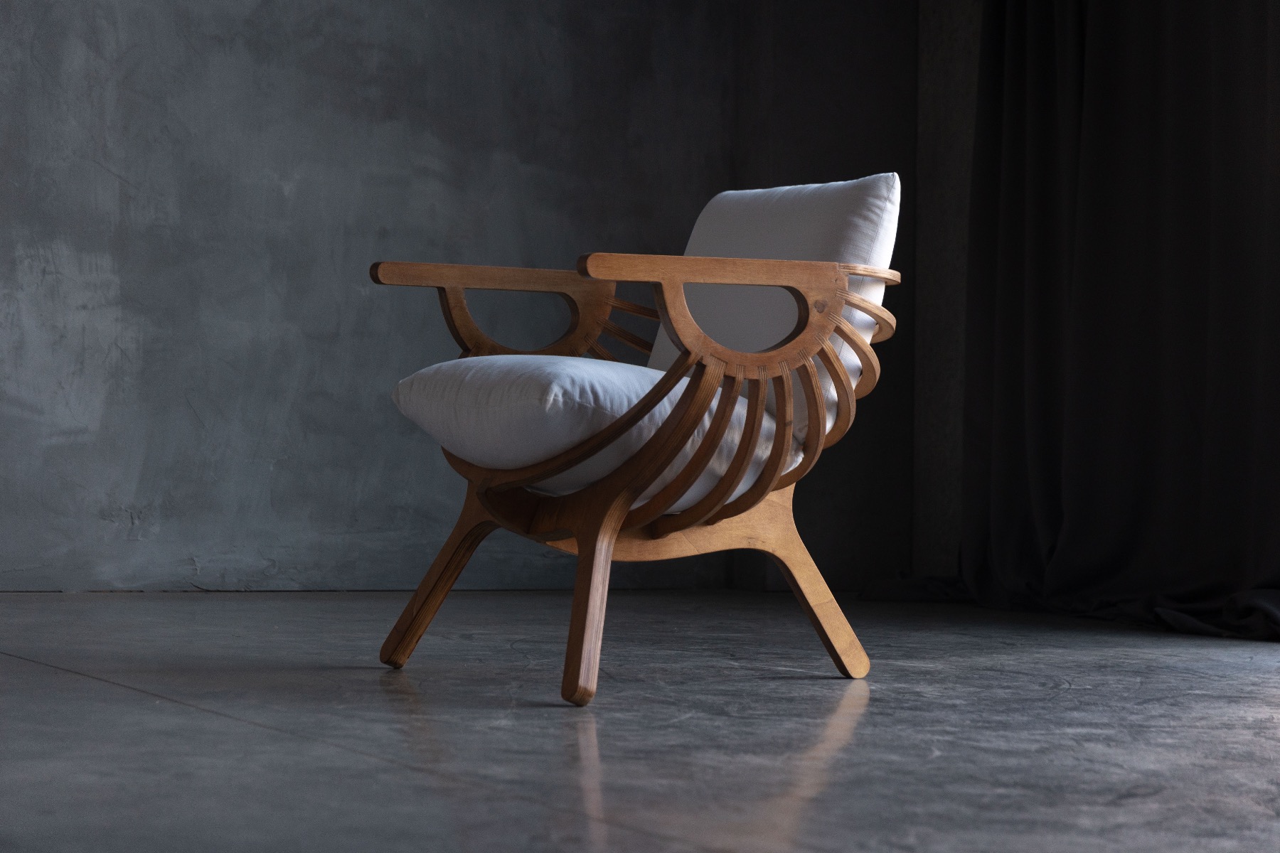 Artistic shell lounge chair in modern design