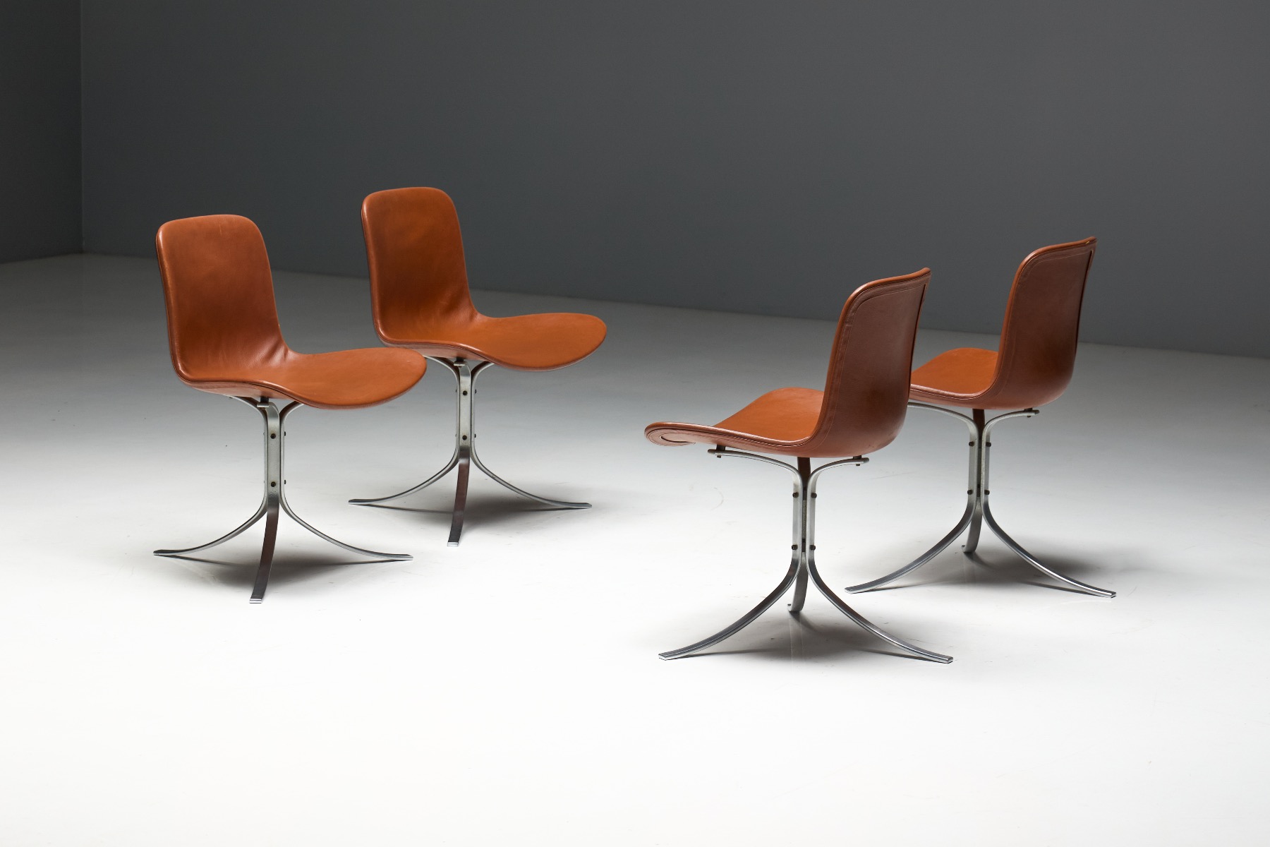 Early production PK9 dining chair from Denmark
