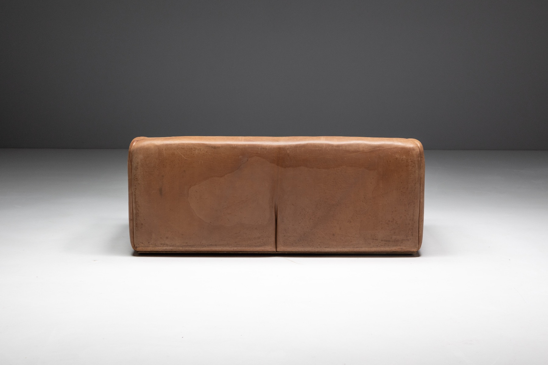 De Sede DS47 bullhide leather sofa with timeless modular design