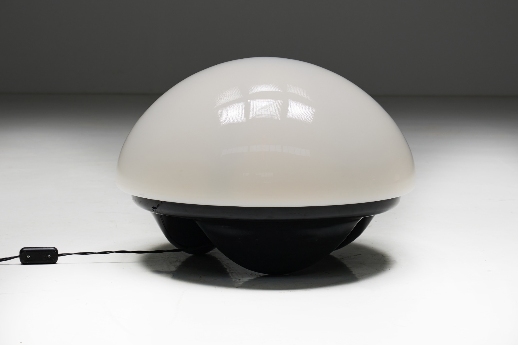 Designer lighting Artemide Platea lamp