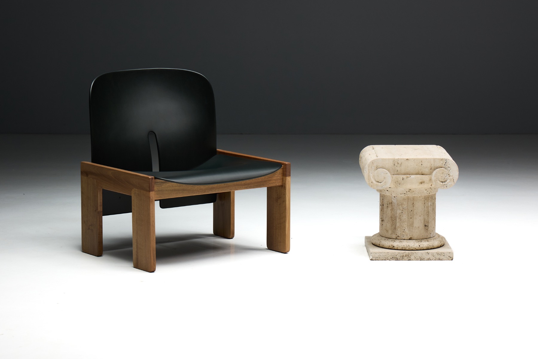 Late 20th century Italian travertine side table with Neoclassical references 
