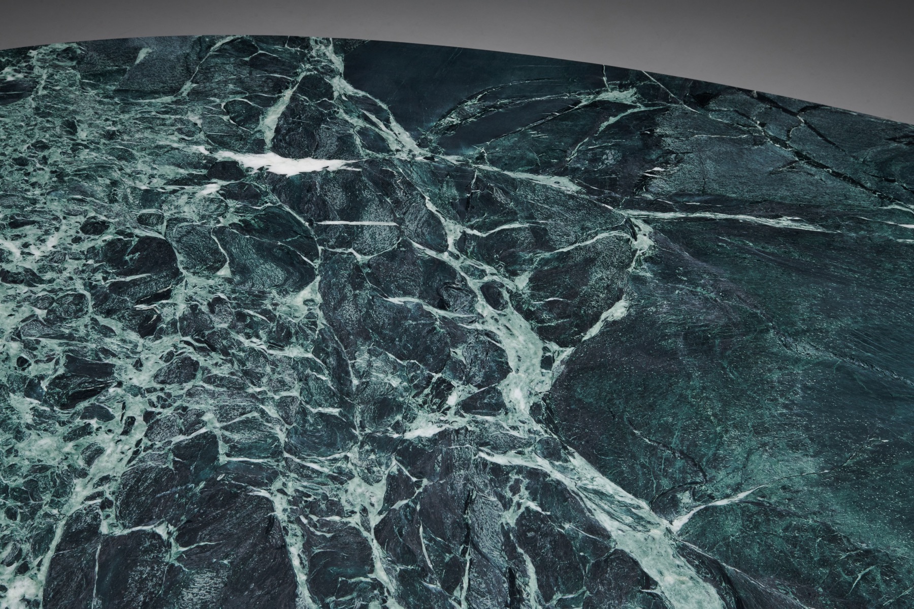Minimalist marble dining table by Florence Knoll from the 1960s