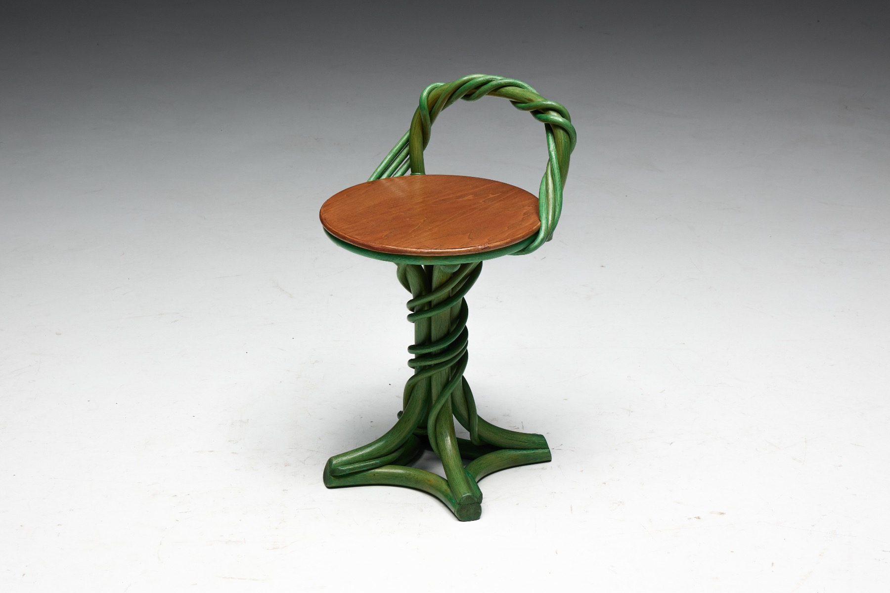 Organic vine inspired stool with fluid form