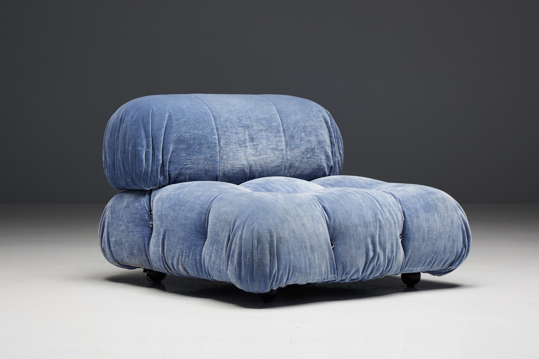 Sculptural Camaleonda blue velvet seating