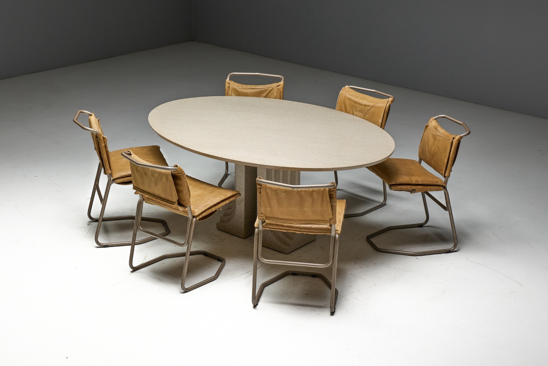 Sculptural Italian dining table Samo from 1971