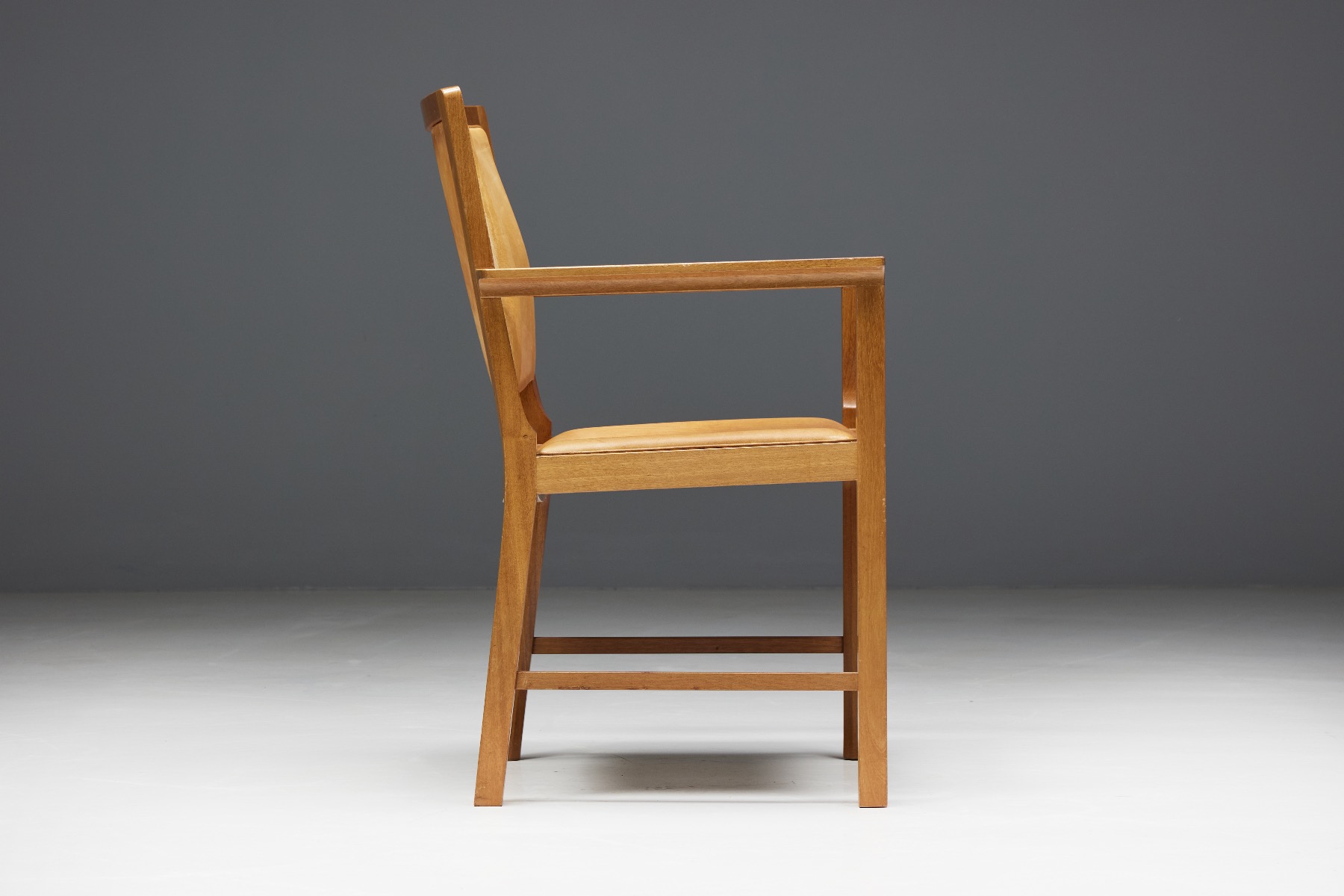 Set of Scandinavian conference chairs in leather