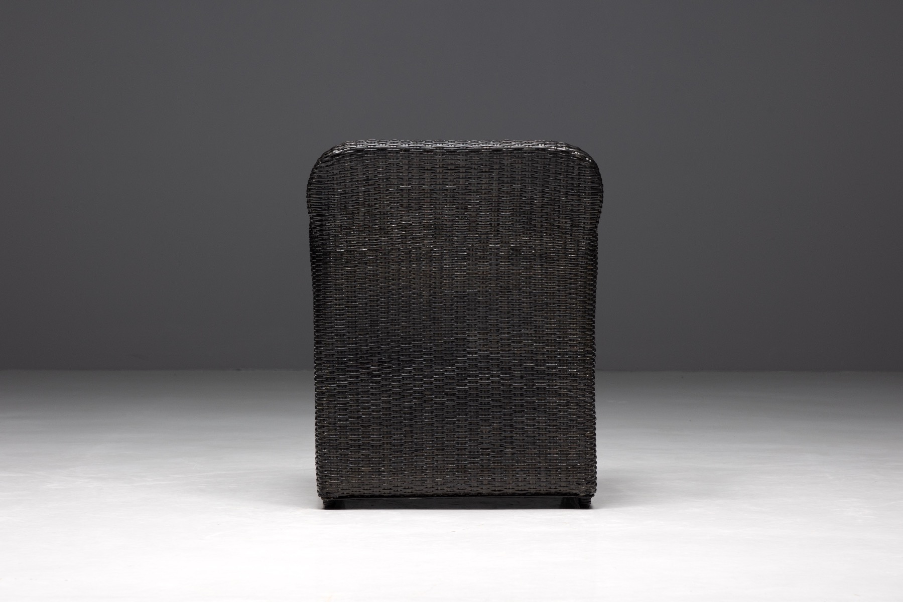 Sleek design armchairs Tlinkit by Tecno