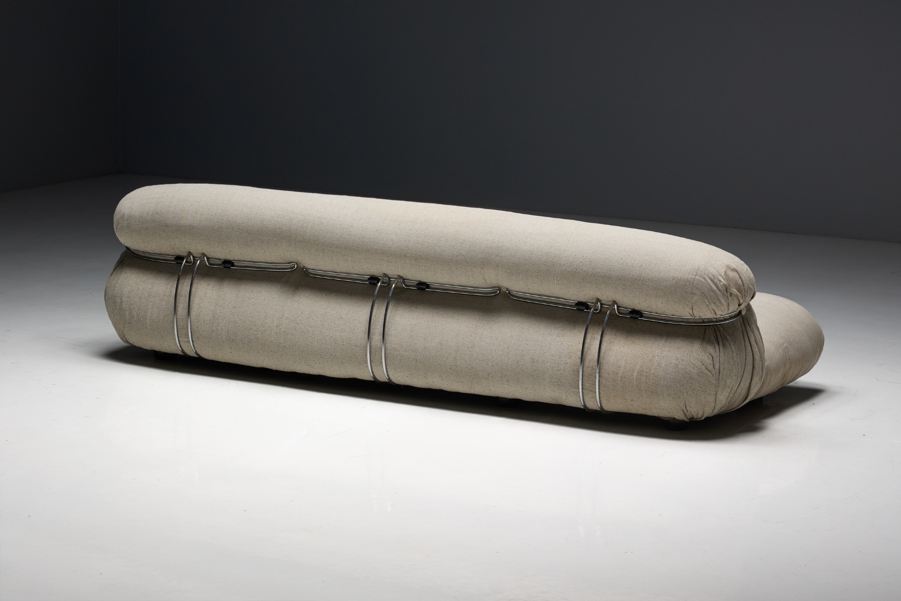 Soriana sofa exemplifying innovative Italian furniture design