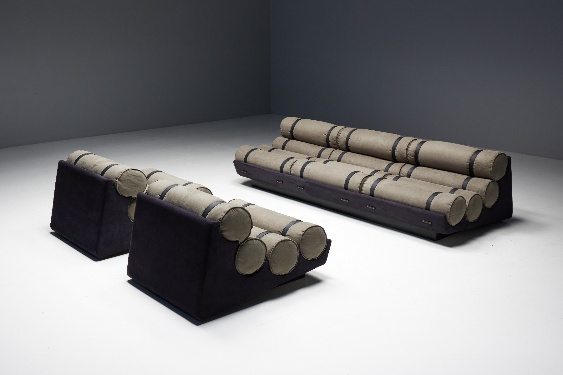 Statement Brazilian lounge sofa 1970s