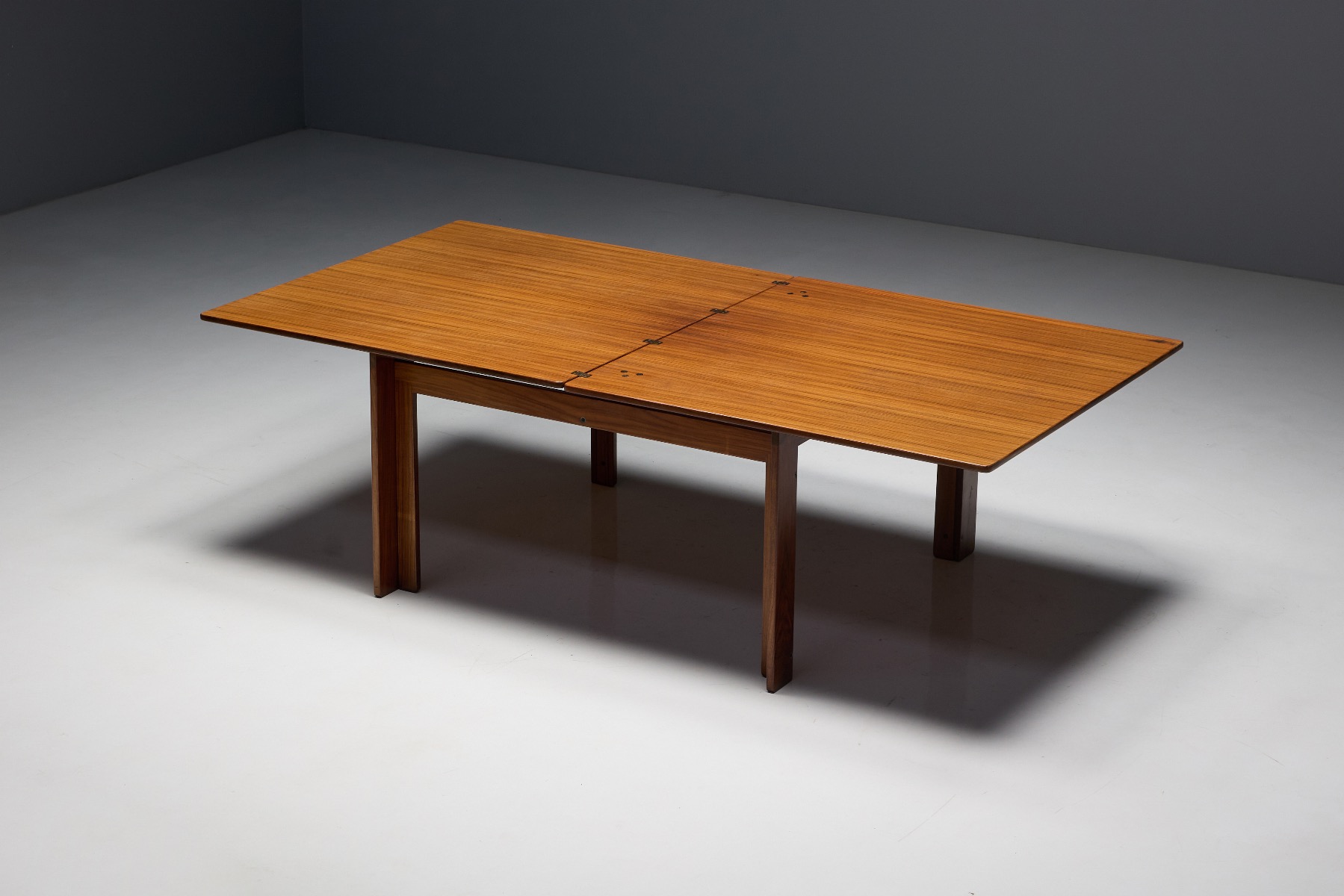 Minimalist dining table designed by Afra and Tobia Scarpa