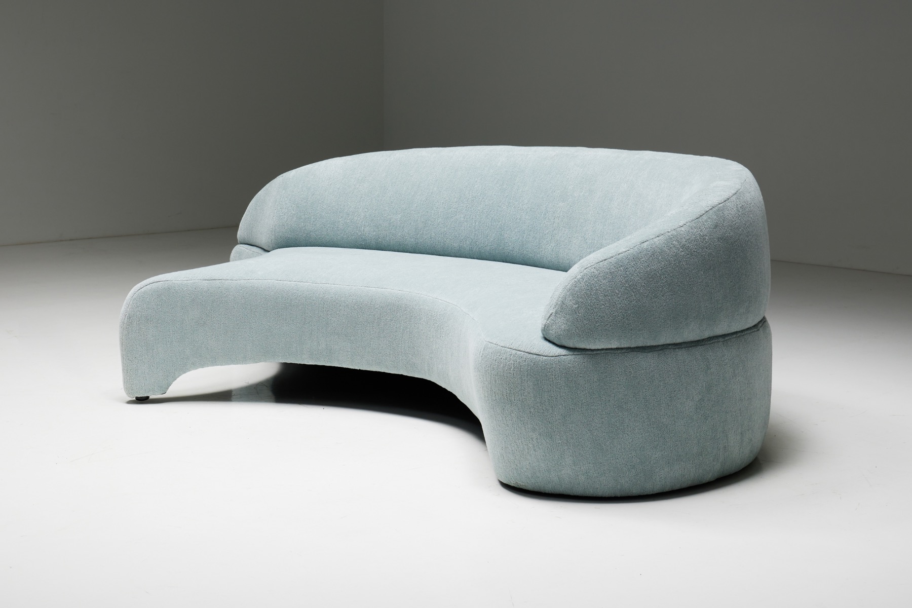 Stylish Roche Bobois sofa by Vladimir Kagan