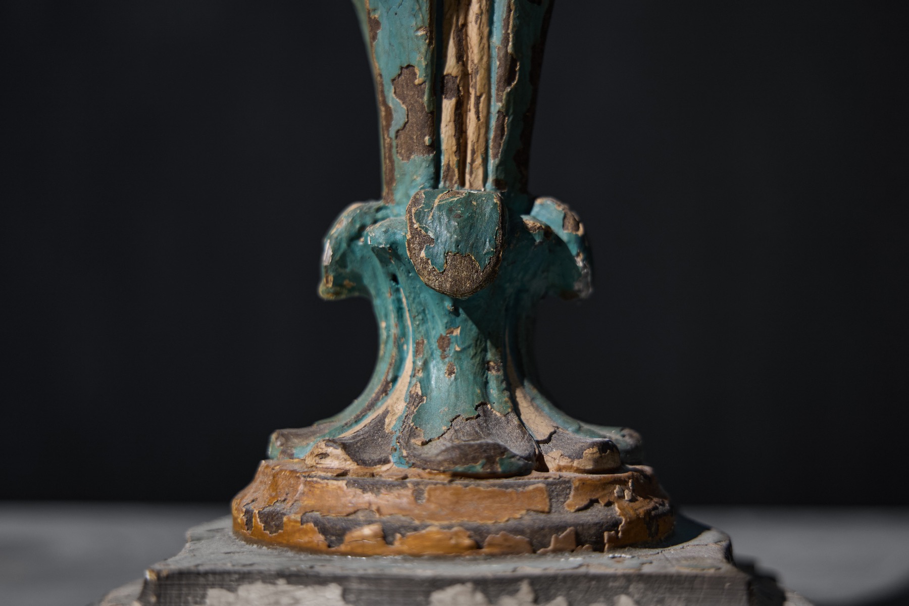 Elegant 19th century parrot figures with sculptural presence