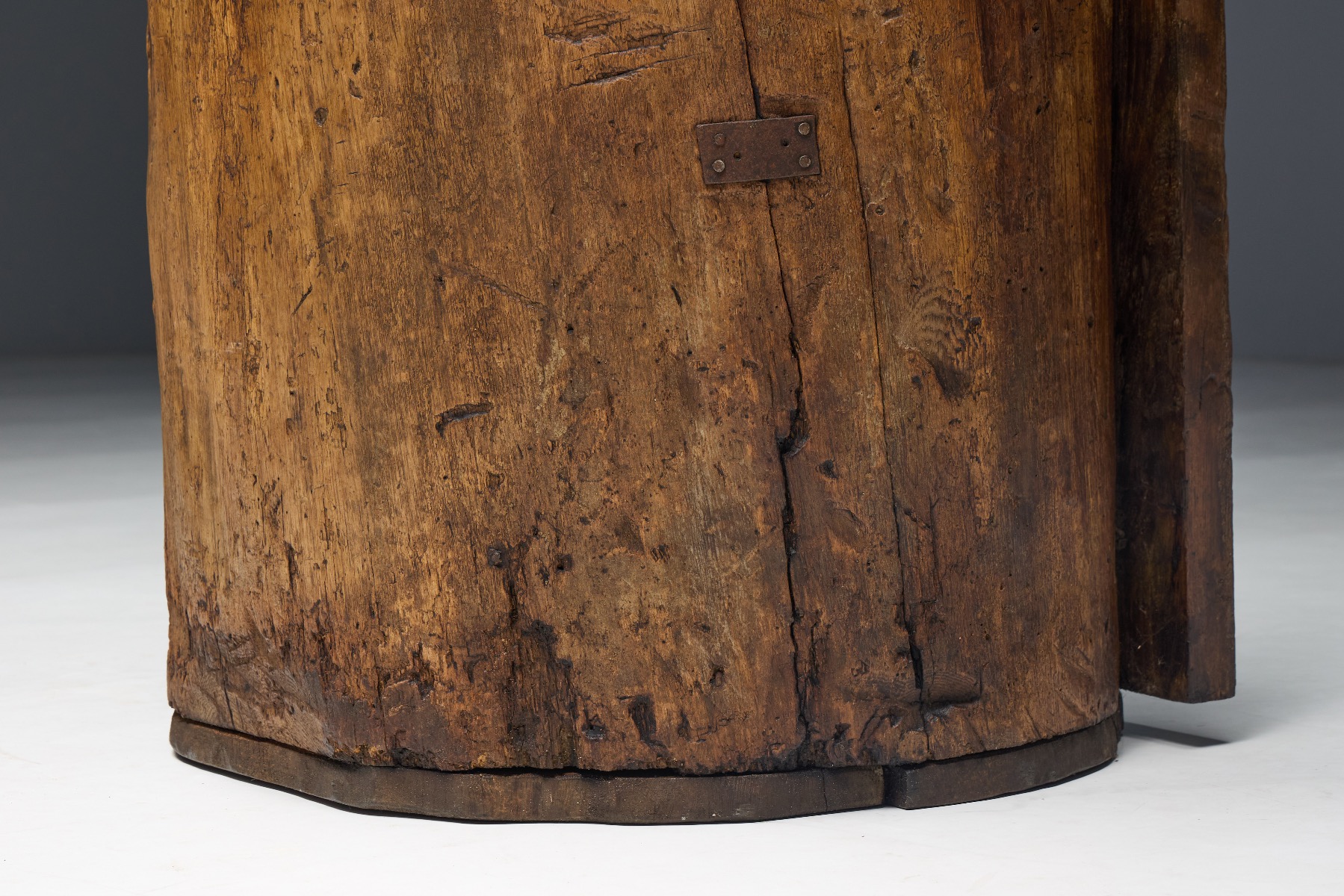 Classic bonnetière cabinet with traditional craftsmanship