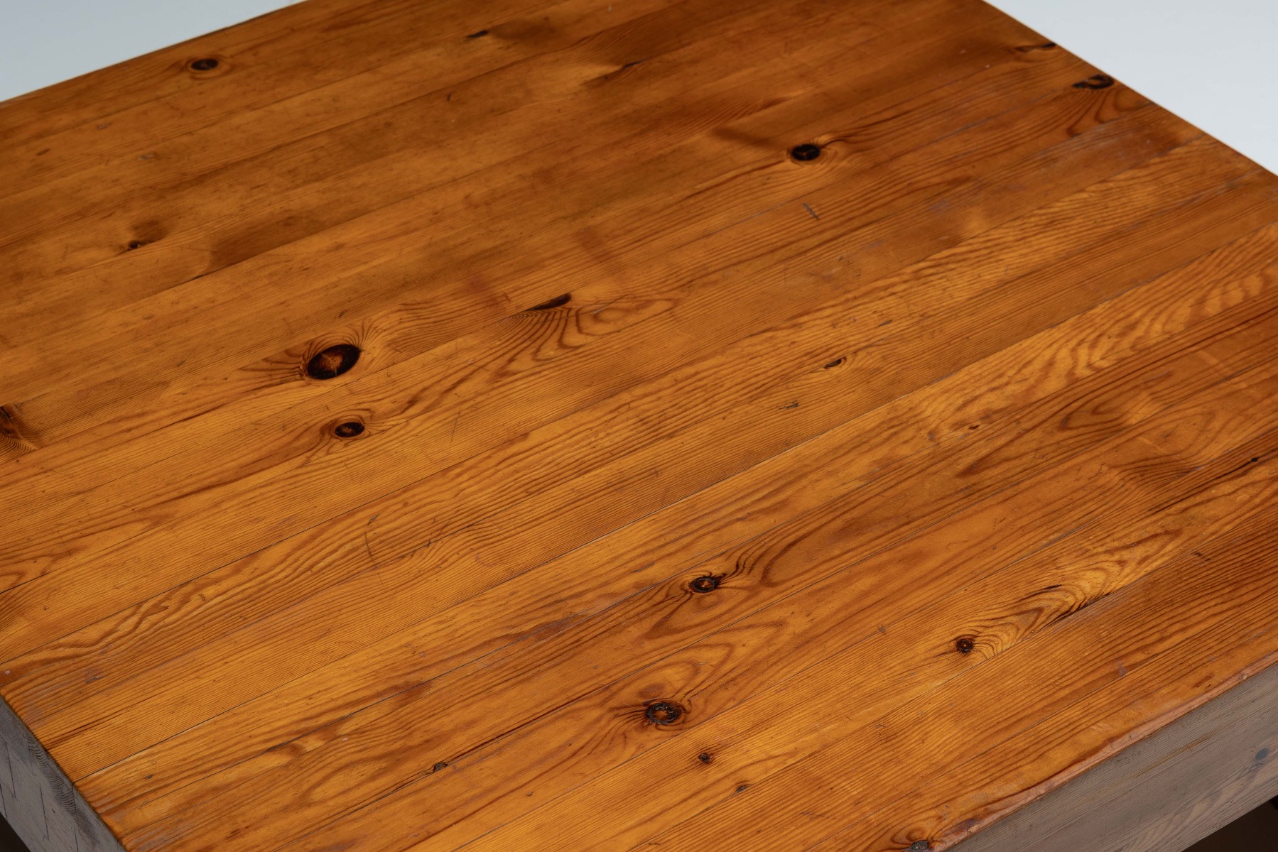 Collectible brutalist low coffee table in pine, 1960s