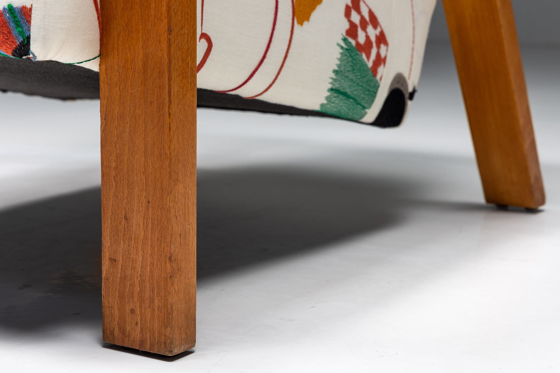High quality fabric chair in Dutch modernist design