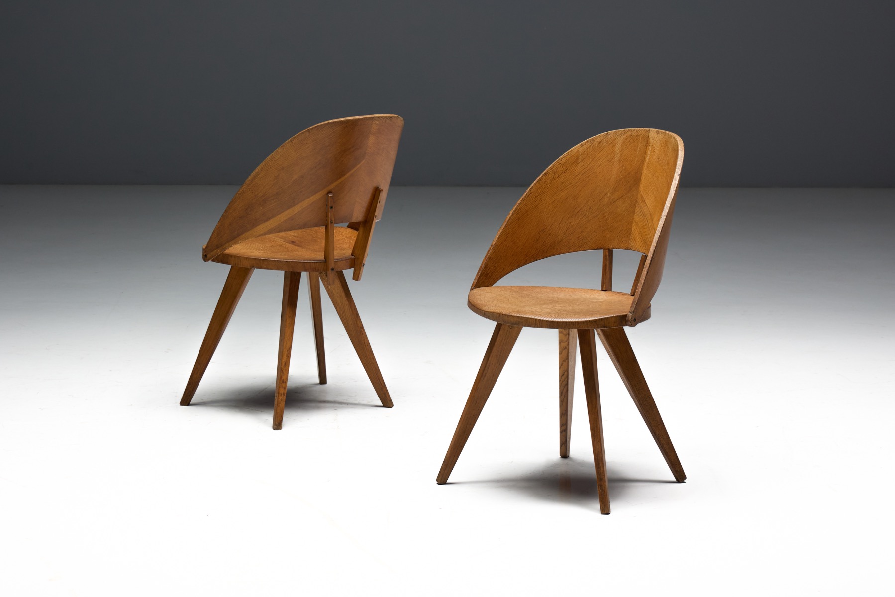 Italian dining chair design in plywood from the 1940s