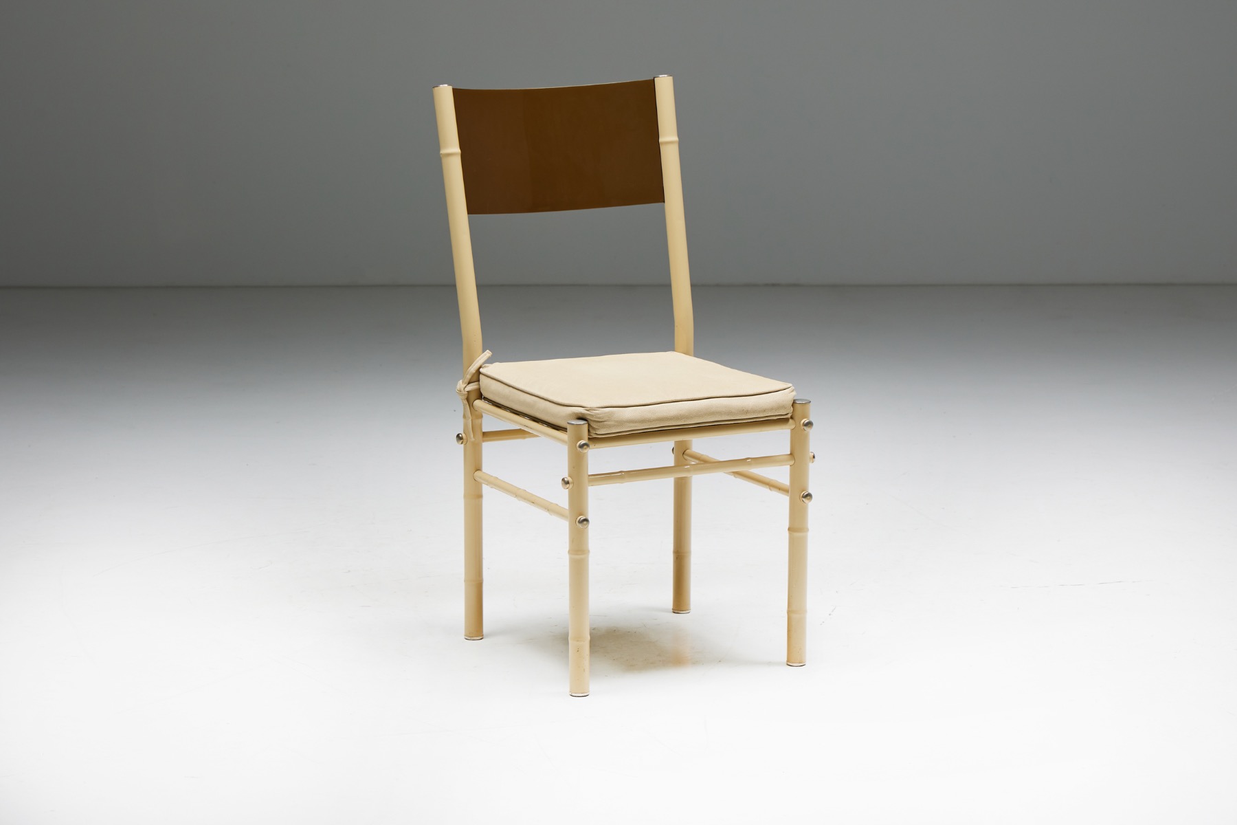 Italian design dining set by Hugonet from the 1970s